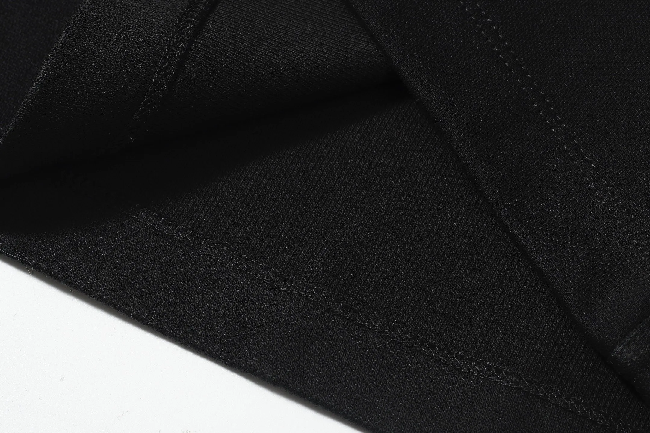 Black In Stock 🚨 3273#Marni Double pocket zipper POLO short-sleeved T-shirt Black 46 yards 48 yards 50 yards 52 yards Product number: 3273#18017011