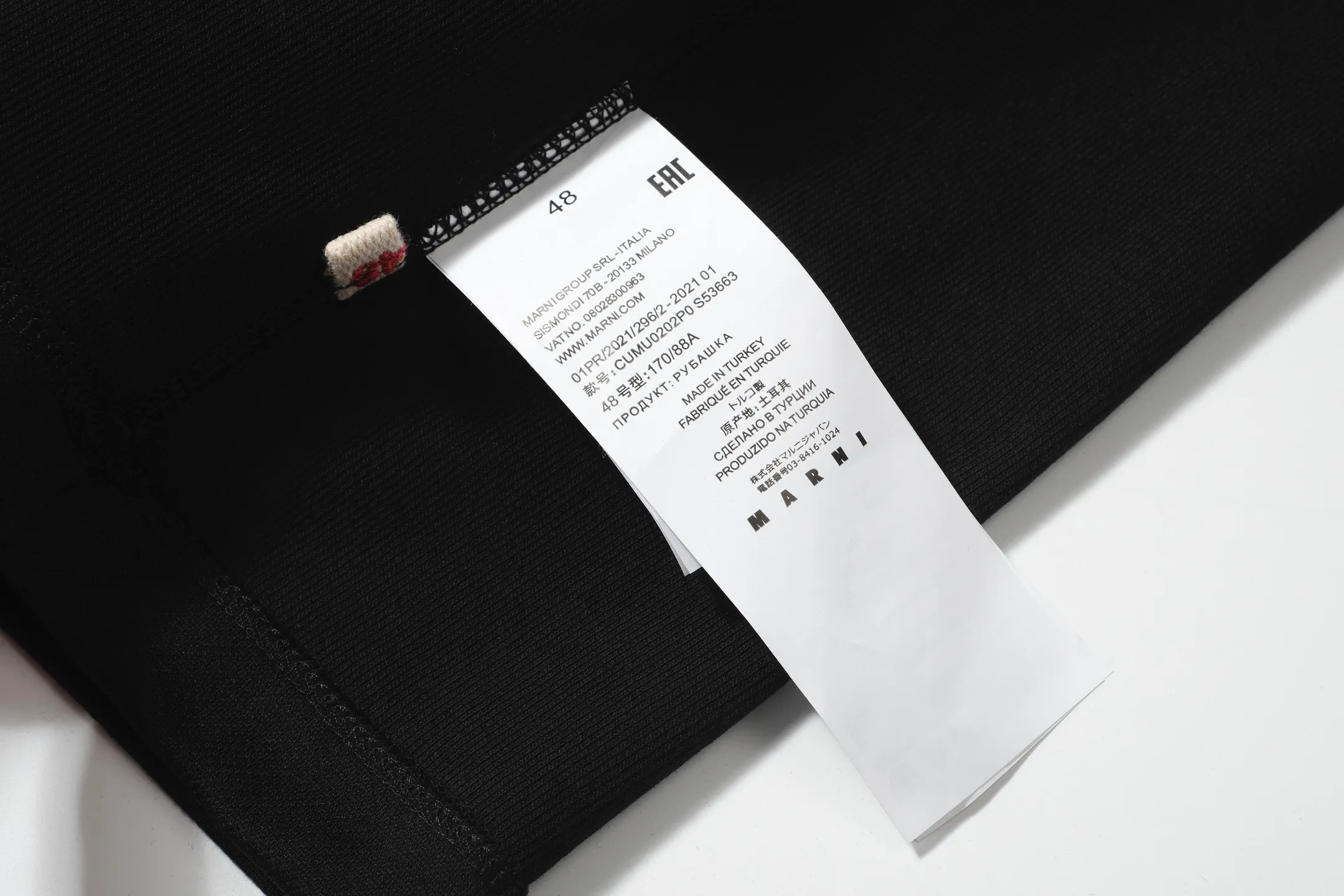 Black In Stock 🚨 3273#Marni Double pocket zipper POLO short-sleeved T-shirt Black 46 yards 48 yards 50 yards 52 yards Product number: 3273#18017011
