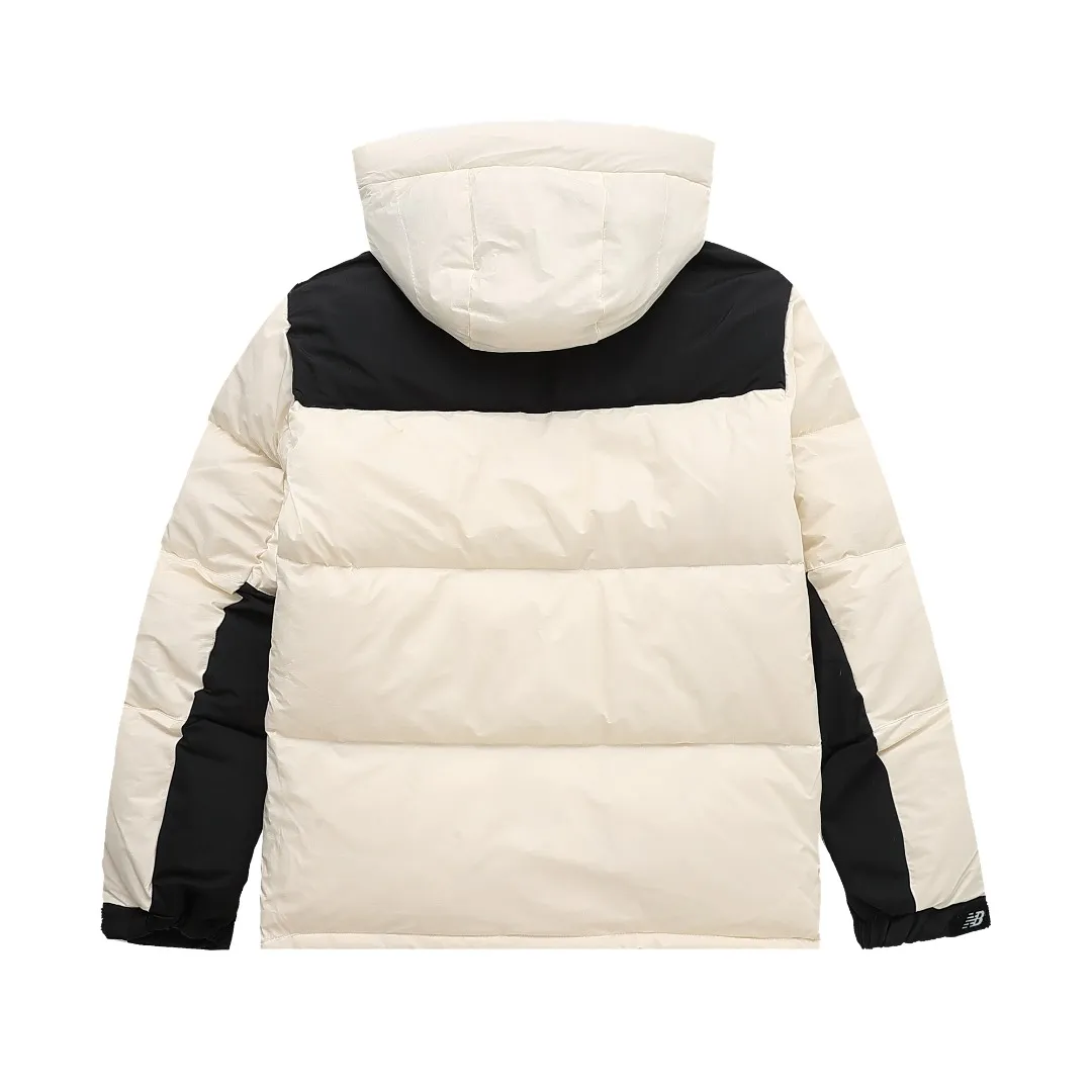 Top version Color: Beige sizi: See the last picture New Balance/New Balance Velcro Medal Couple Down Jacket Xiaohongshu Hot Sale! Counter synchronization, the highest version on the market! ! Cabinet version 💰 Feel free to compare the real shot details! The Classic Versatile model has a loose and slim upper body, premium fabrics, detachable badges on the hood and sleeves, and custom zipper molding, with perfectly reproduced details! The interior is designed with a double-layer anti-down liner, filled with white duck down, and 350g of down. It is very fluffy, and the most important thing is that it has strong warmth retention. It can be used in the north and south without stress in the winter! The cuffs have NB 3m reflective logo, all the small details are 1:1, and are extremely warm. It is suitable for men and women. Highly recommended🔥