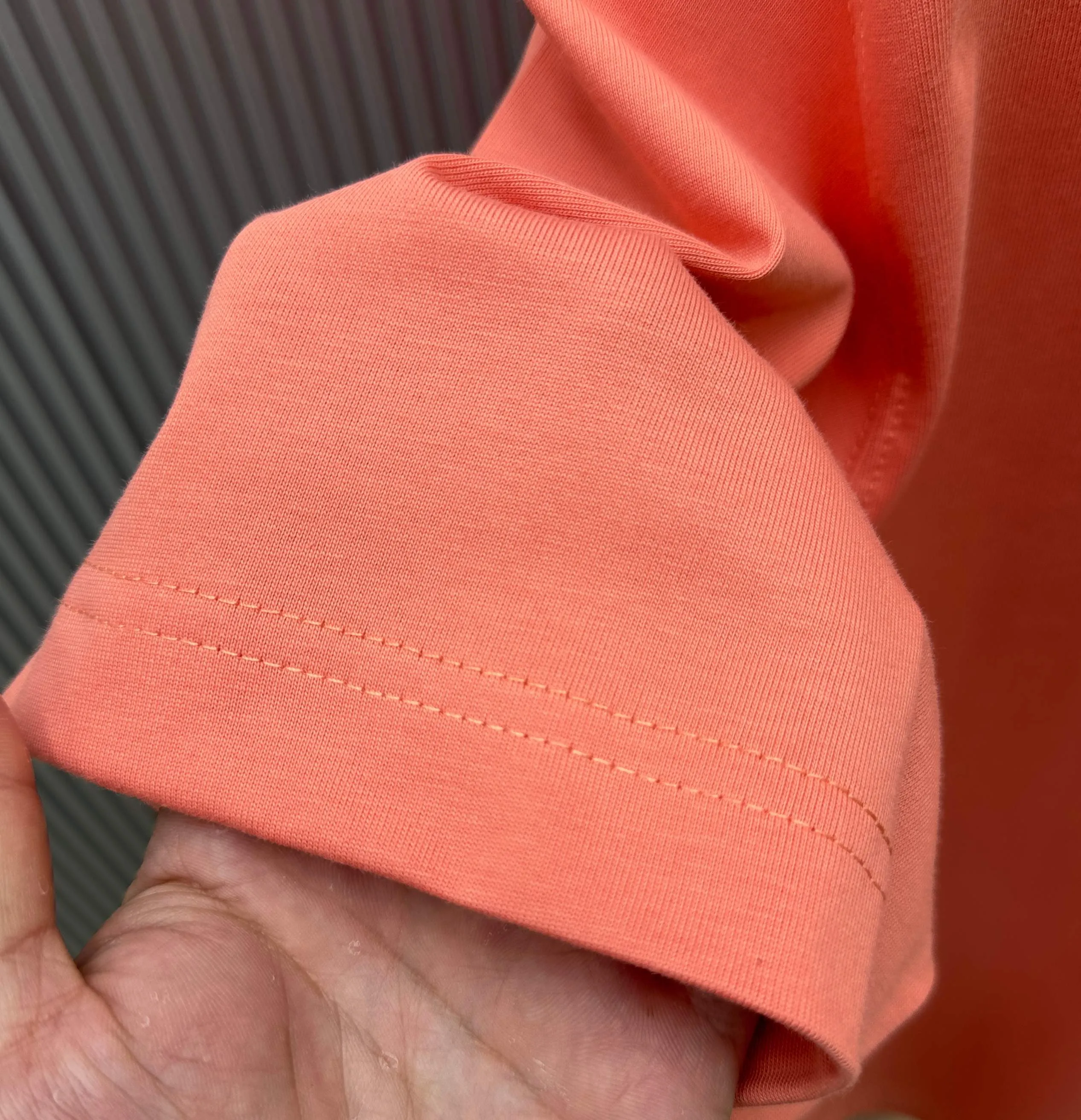 85💰 (Strictly control Quality) Style: off-white short-sleeved T-shirt Fabric: 300g double yarn 100% cotton Rib: 320g Sorona 1*1 trendy brand Process: Printing Color: White Orange Red Blue Floral Gray Black Size: M-4XL No gender distinction Men and women Same Style