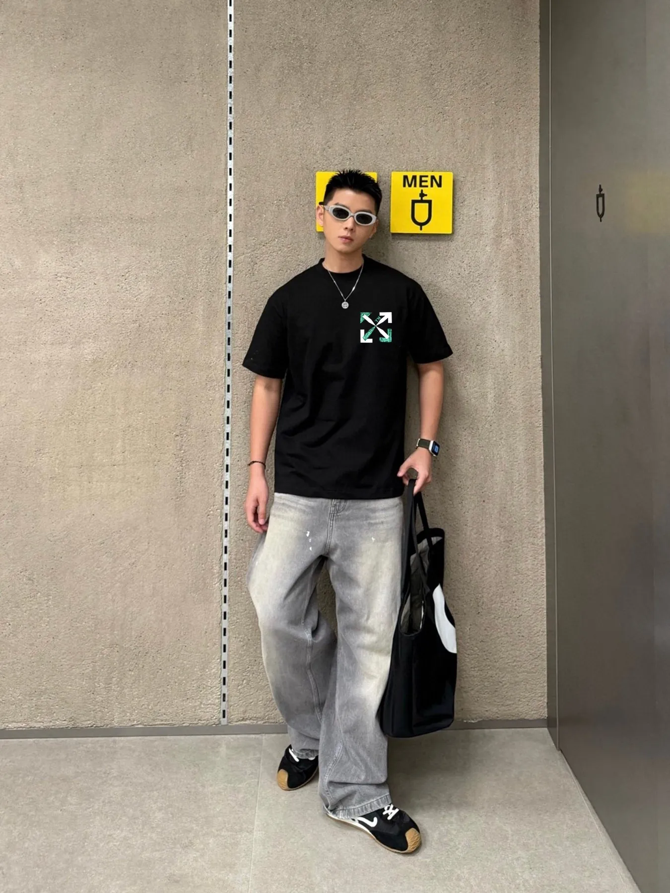off 2025 New Arrival 250 tee Same Style Size S M L XL XXL Black White