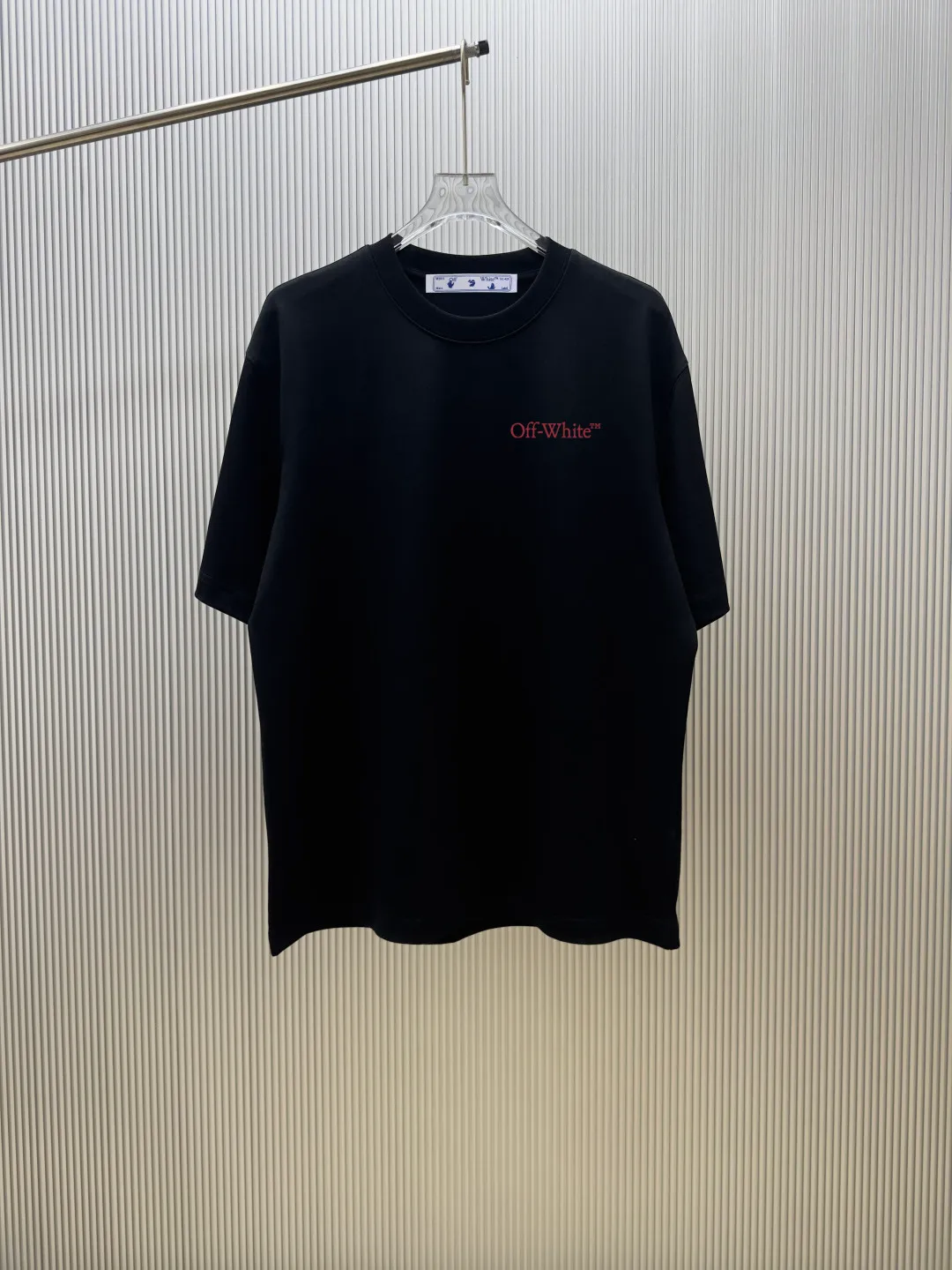 85💰 (Strictly control Quality) Style: off-white short-sleeved T-shirt Fabric: 300g double yarn 100% cotton Rib: 320g Sorona 1*1 trendy brand Process: Printing Color: White Night Blue Cool Blue Blue Floral Gray Black Size: M-4XL No gender distinction Men and women Same Style