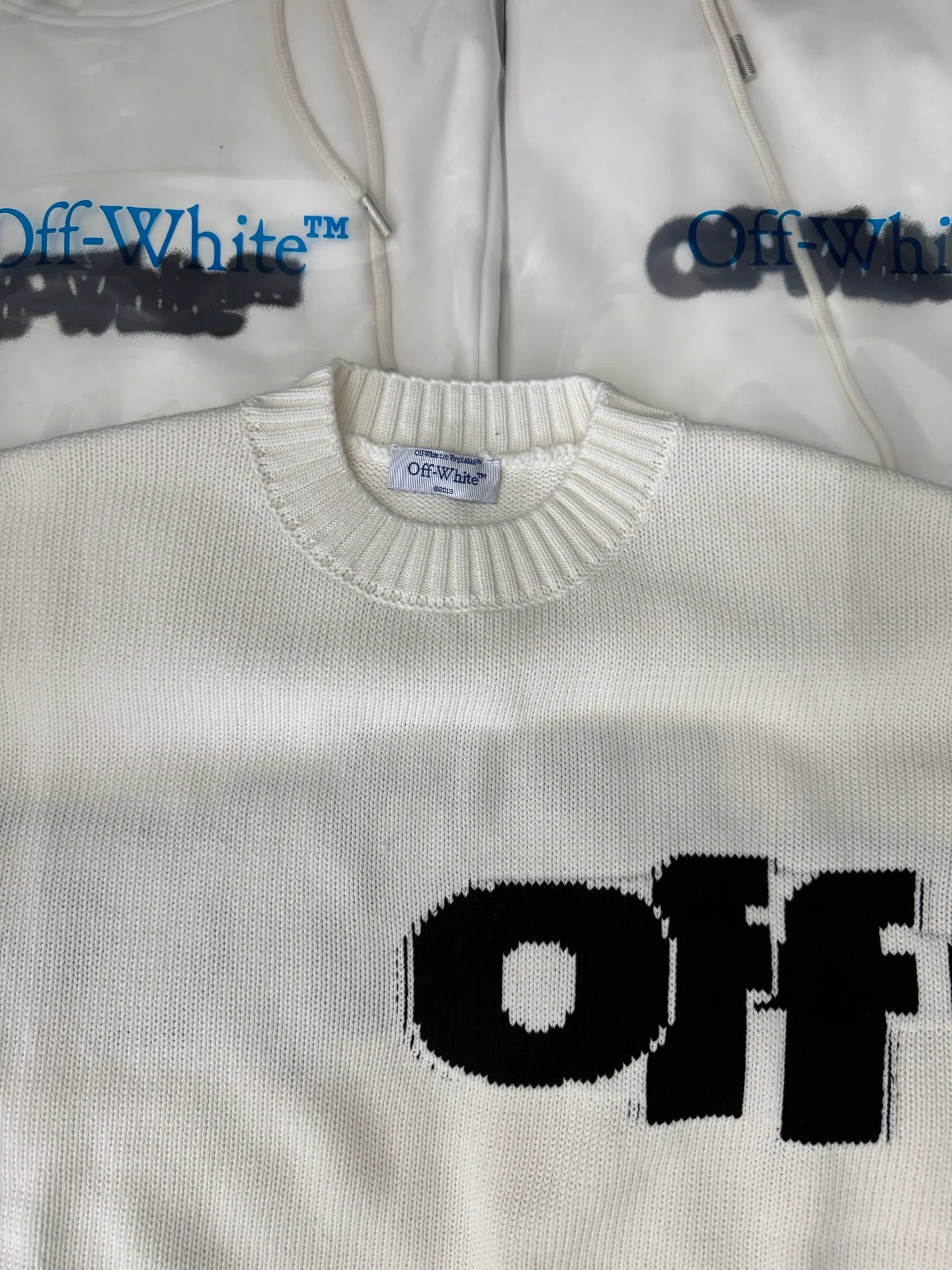 OF 208 OFF-WHITEClassic Hot Sale OW 25FW Same Style 32 ， Premium ， ， 0.8 ， 。 ， ， 。 ， ， ， ，Breathable 。 ， ， ， 100-200 ， ， 。 ， ， ， 。 Quality ， ， ， ， 。 ： 、Cream White Size:S.M.L(oversize ) OW Size S 68、 118、 60【 175/150 】 M 70、 122、 61【 185/170 】 L 72、 126、 62【 195/190 】 【 ： ！】