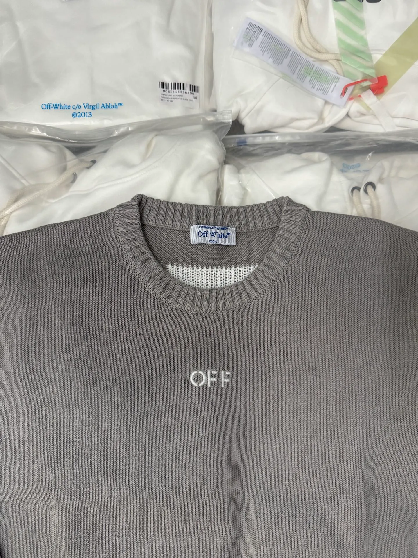 OF 204 P170 OFF-WHITEClassic Hot Sale OW 22FWClassic Same Style 32 ， Premium ， ， 0.8 ， 。 ， ， 。 ， ， ， ，Breathable 。 ， ， ， 100-200 ， ， 。 ， ， ， 。 Quality ， ， ， ， 。 ： Size:S.M.L(oversize ) OW Size S 68、 118、 60【 175/150 】 M 70、 122、 61【 185/170 】 L 72、 126、 62【 195/190 】 【 ： ！】