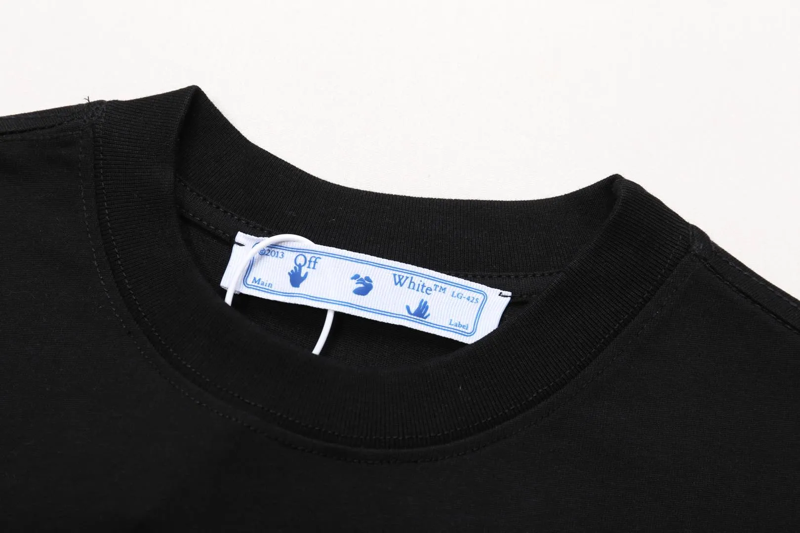 OF 03 OFF-WHITEClassic Hot Sale OW 21ss Same Style T oversize ， 220 ， ， 260 32 ， ， 1*1 ， 。 ， ， ， ， YB 。 ， ， ， ， ， ， 。 YB ， logo 。 ： 、 Size:XS.S.M.L(oversize )