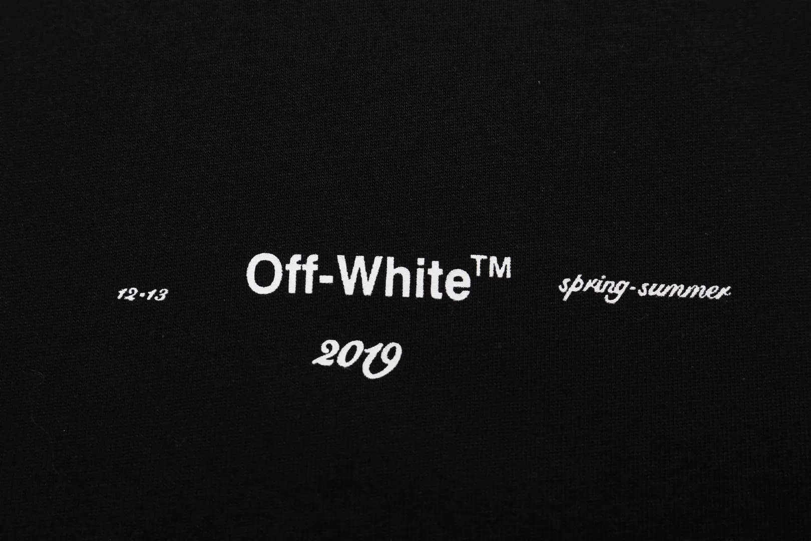 OF 01 OFF-WHITEClassic Hot Sale OW 19ss Same Style T Hot Sale ， ， ， ， ， 2000+ oversize ， 220 ， ， 260 32 ， ， 1*1 ， 。 ， ， ， ， YB 。 ， ？ ， ， ， 。 ， ， Black， ， 。 ， ， ， ， …… YB ， logo 。 ： 、 Size:XS.S.M.L(oversize )