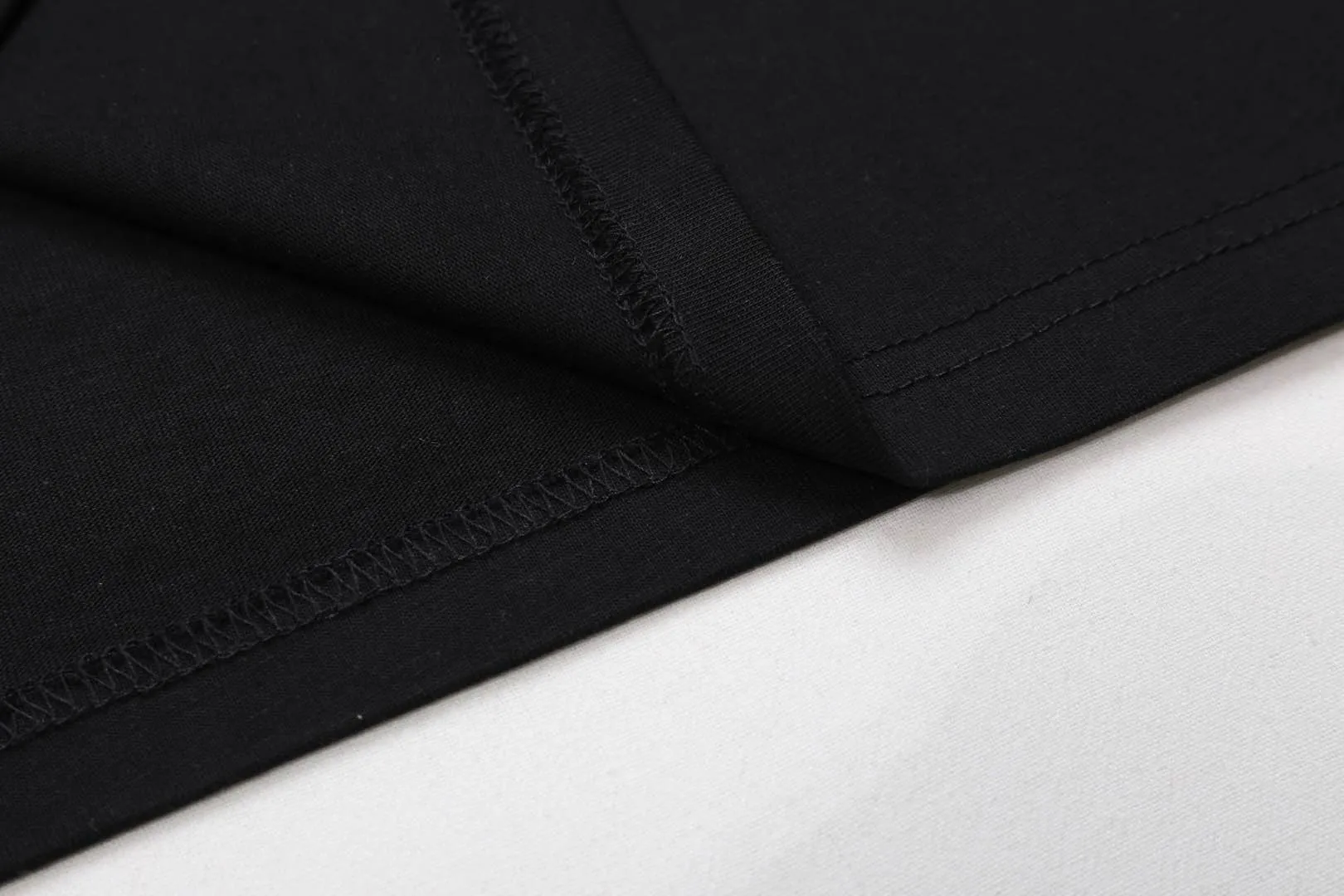 OF 01 OFF-WHITEClassic Hot Sale OW 19ss Same Style T Hot Sale ， ， ， ， ， 2000+ oversize ， 220 ， ， 260 32 ， ， 1*1 ， 。 ， ， ， ， YB 。 ， ？ ， ， ， 。 ， ， Black， ， 。 ， ， ， ， …… YB ， logo 。 ： 、 Size:XS.S.M.L(oversize )