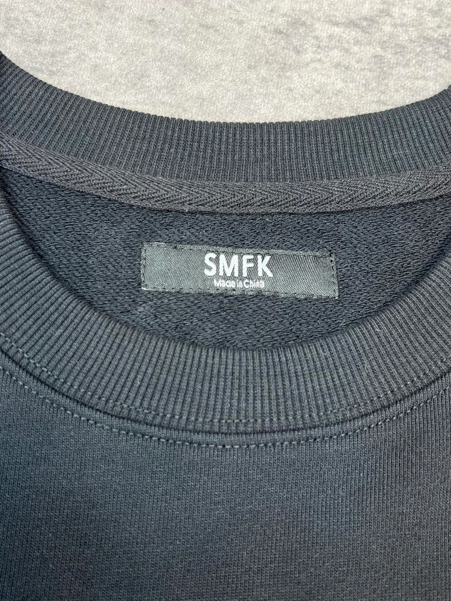 High Quality B 30 SMFK 2025 Autumn New Product ~ Black Magnolia long-sleeved round-neck sweatshirt, fashionable cross-print wide-body casual pure cotton pullover sweatshirt. It is equipped with 450 grams of washed 100% cotton fabric to prevent shrinkage and deformation. Nazha Same Style, full size In Stock Versatile looks slimming!