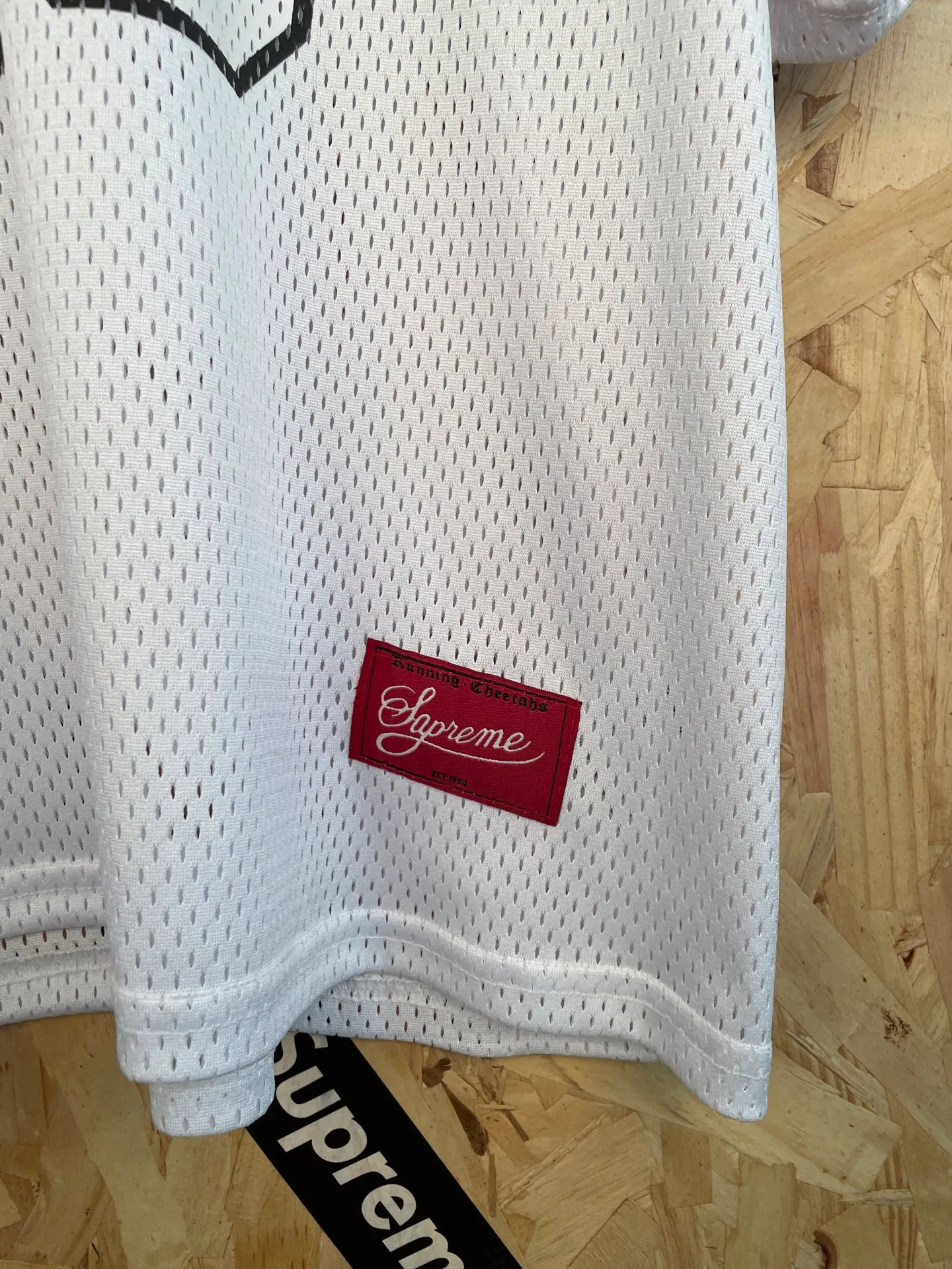 Style number: 8189 supreme Bones Football Jersey Bone digital mesh short-sleeved T-shirt football jersey Color: Black White Size: S-XL