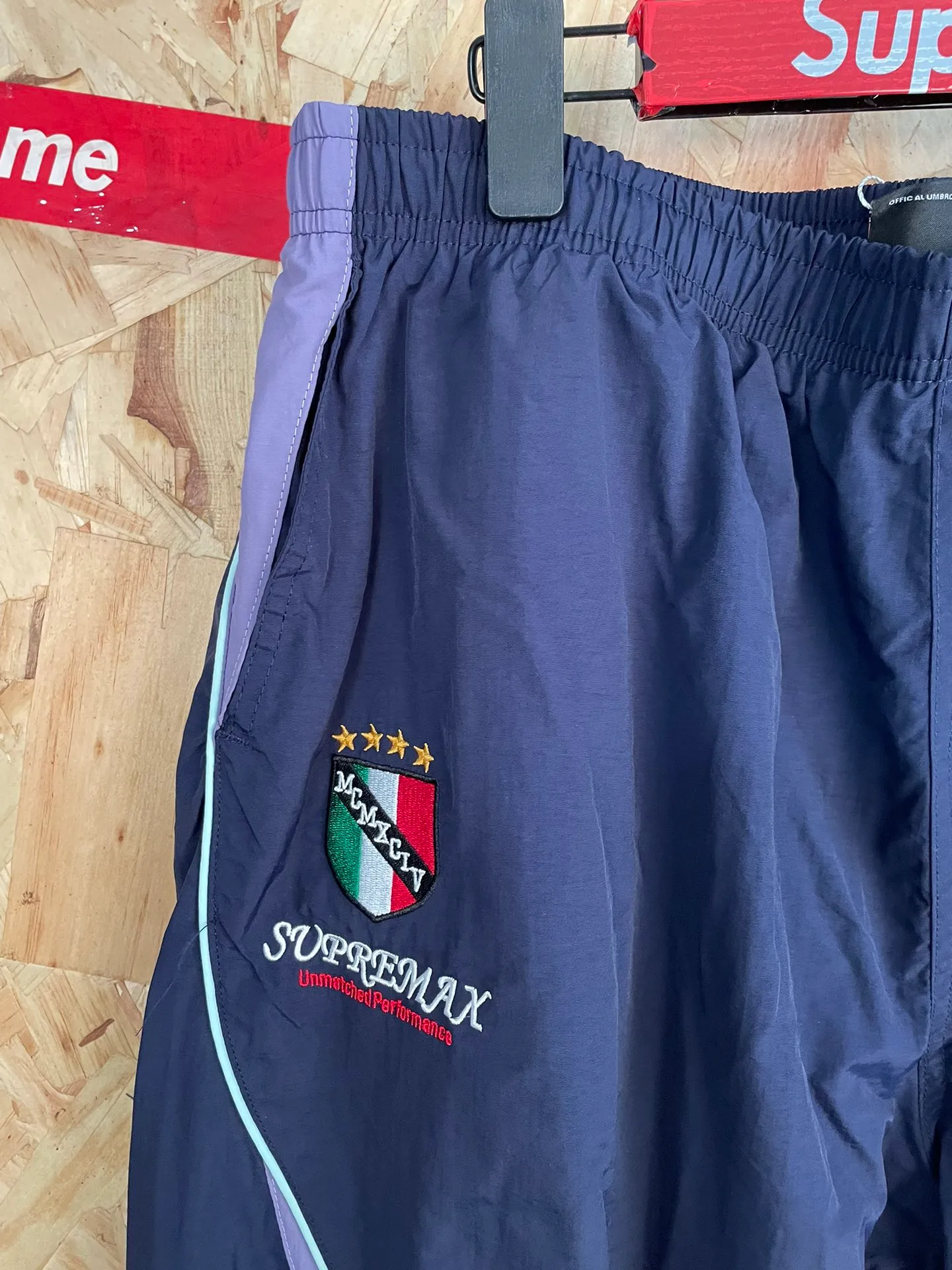 ￼ p150 Style number: 7103 Supreme SS 22 x Umbro co-branded Track Jacket hooded trendy suit casual sports trousers size: S M L XL color: Navy Blue trousers