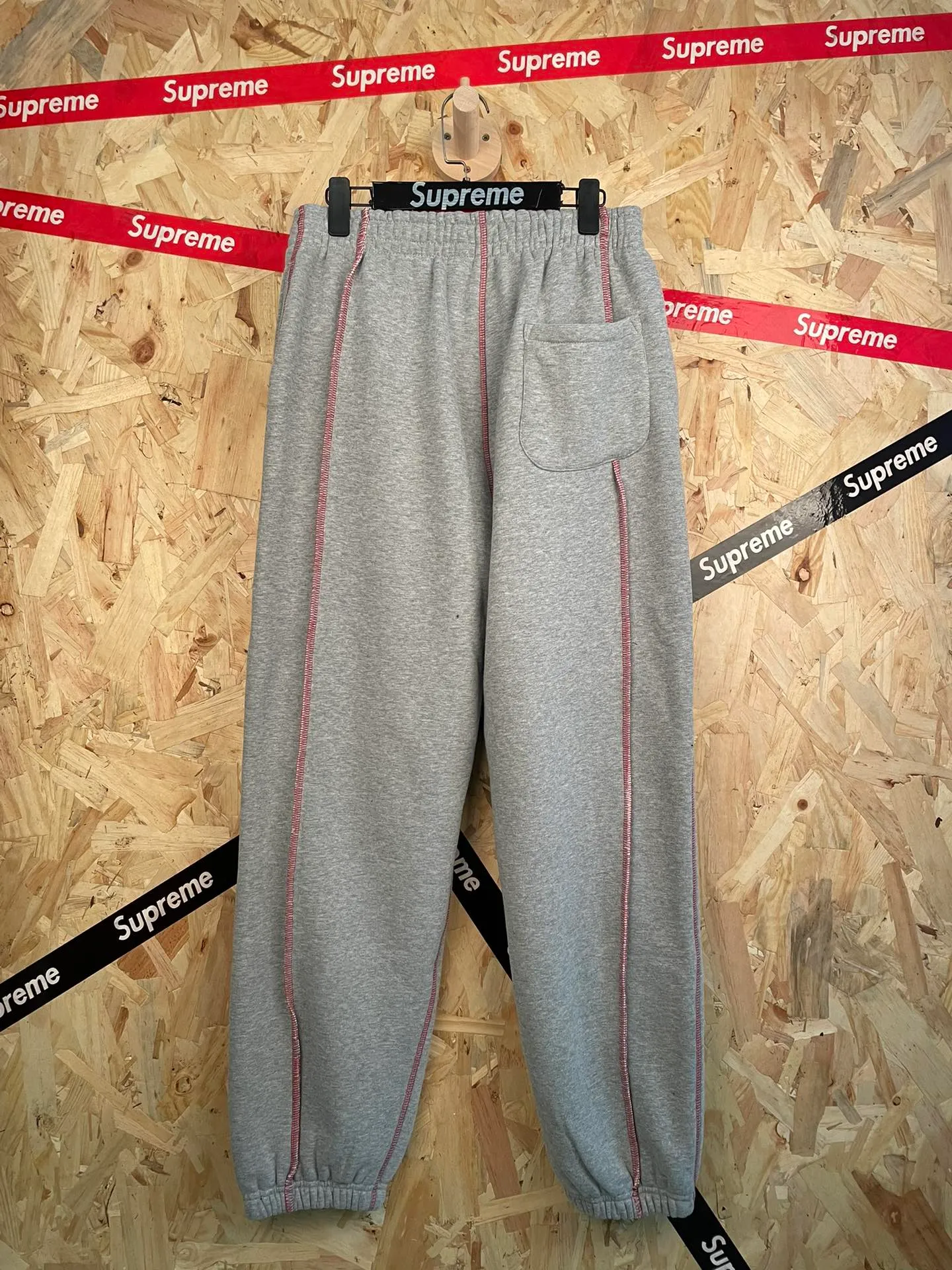 Style number: 7106 supreme American street embroidered topstitch sports trousers suit (plus velvet) size: S M L XL color: Gray pants