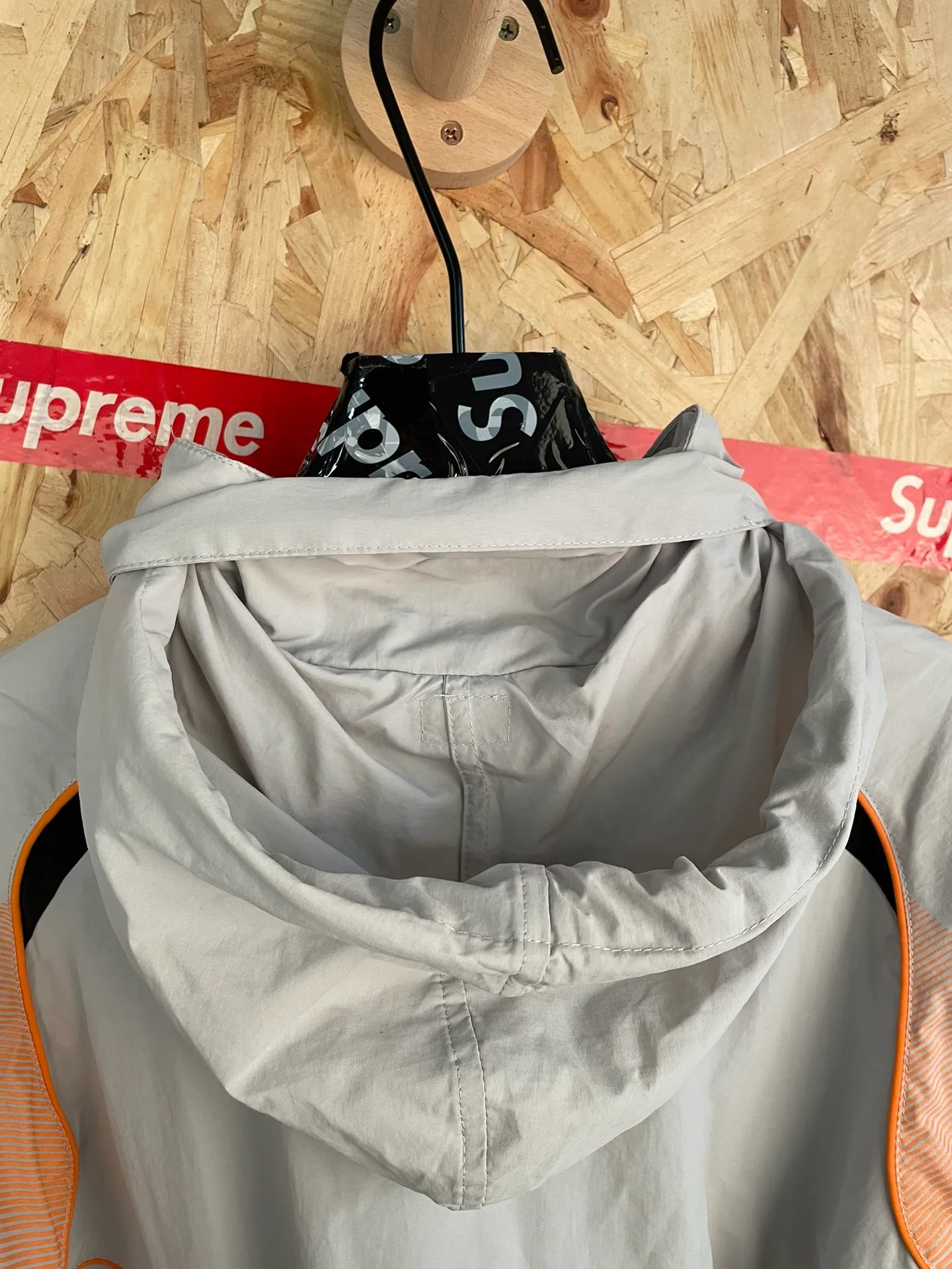 Style number: 8110 Supreme SS 22 x Umbro co-branded Track Jacket hooded trendy suit jacket size: S M L XL Color: Gray jacket