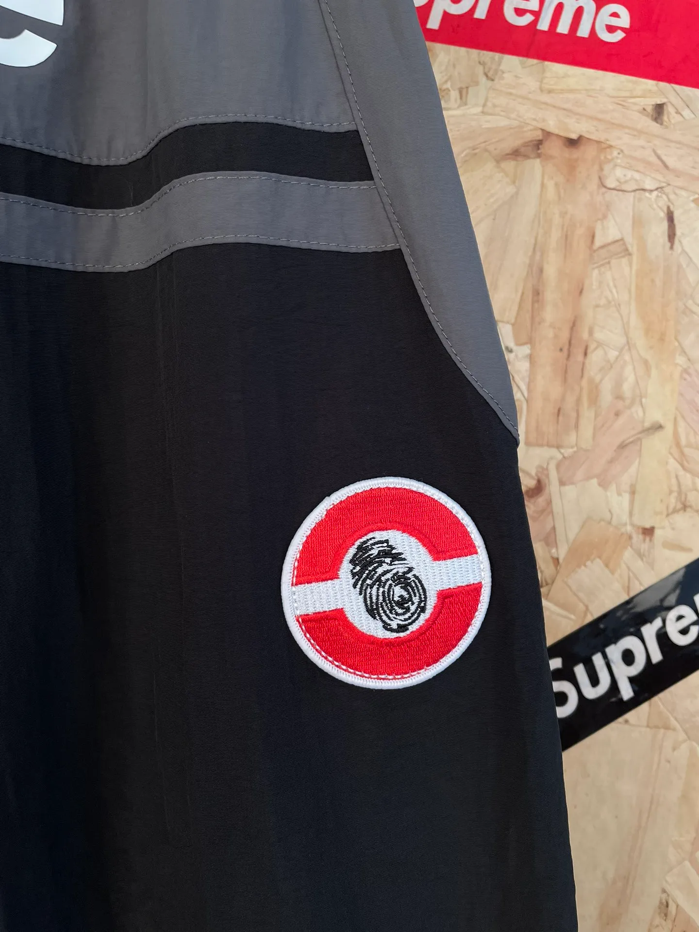 Style number: 7101 Supreme x Ducati joint Series functional racing style suit casual sports trousers size: S M L XL color: Black trousers