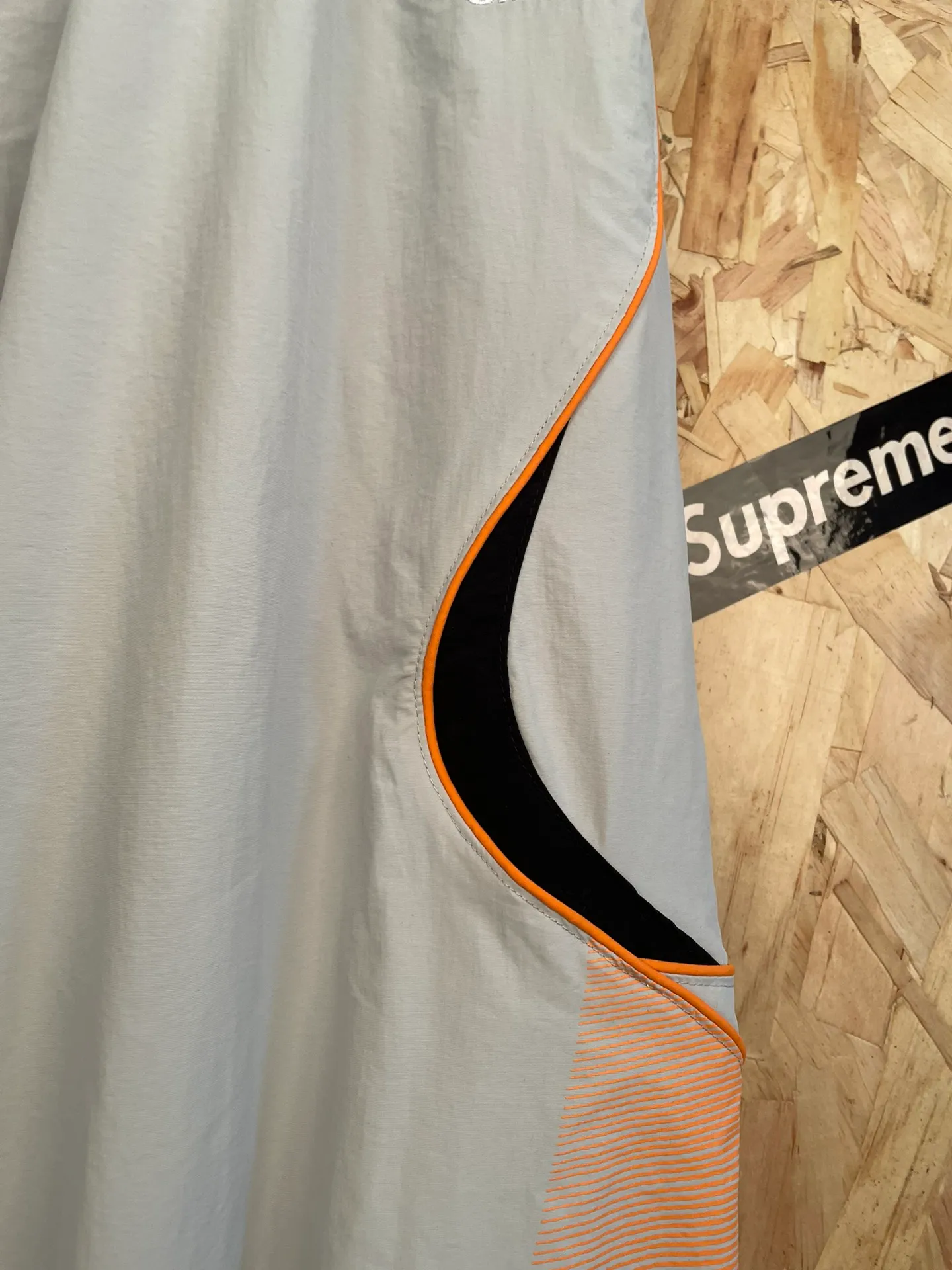 ￼ p150 Style number: 7103 Supreme SS 22 x Umbro co-branded Track Jacket hooded trendy suit casual sports trousers size: S M L XL color: Gray trousers