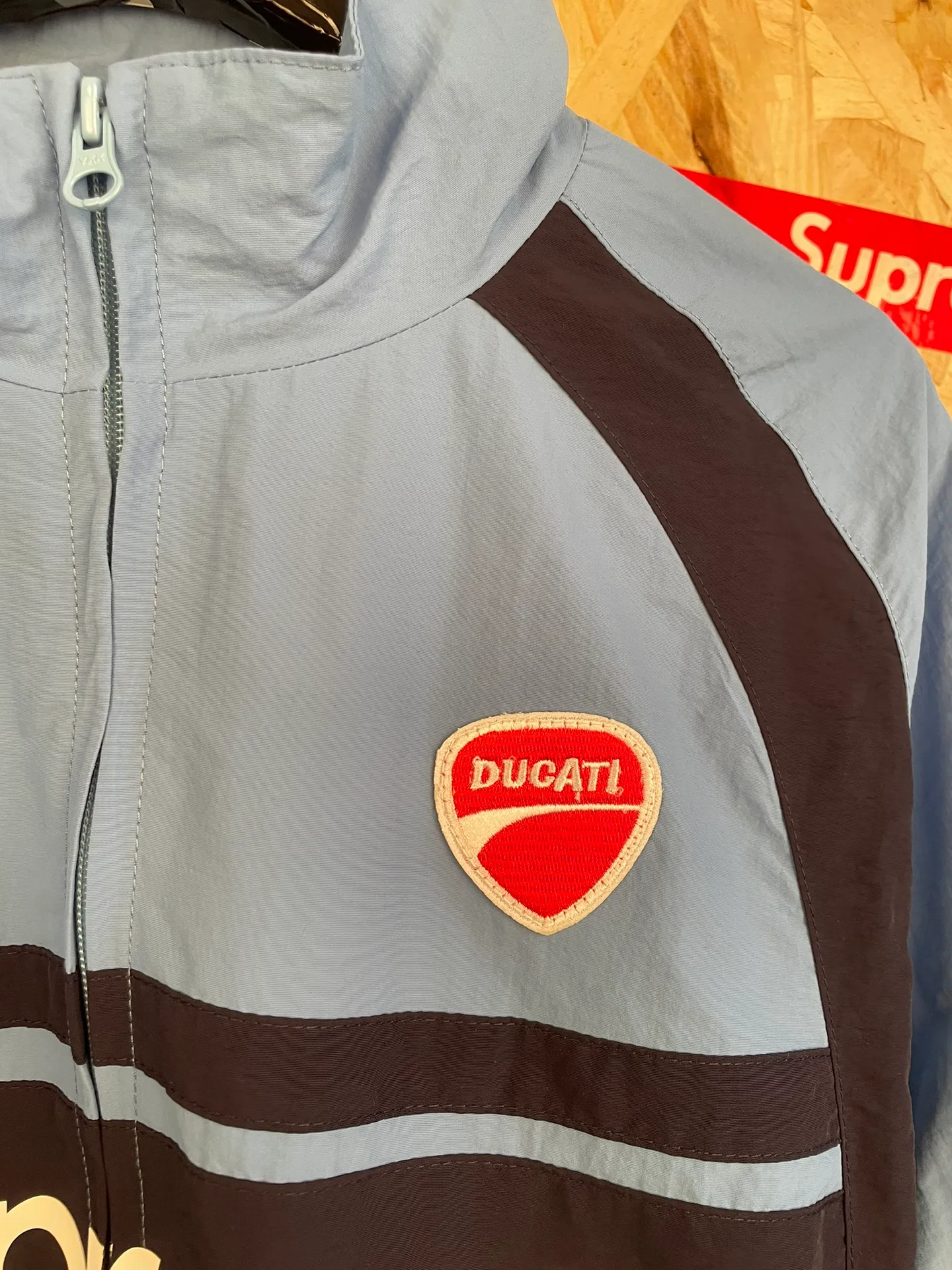 Style No.: 8102 Supreme x Ducati Joint Series Functional Racing Style Suit Windbreaker Jacket Size: S M L XL Color: Blue Jacket