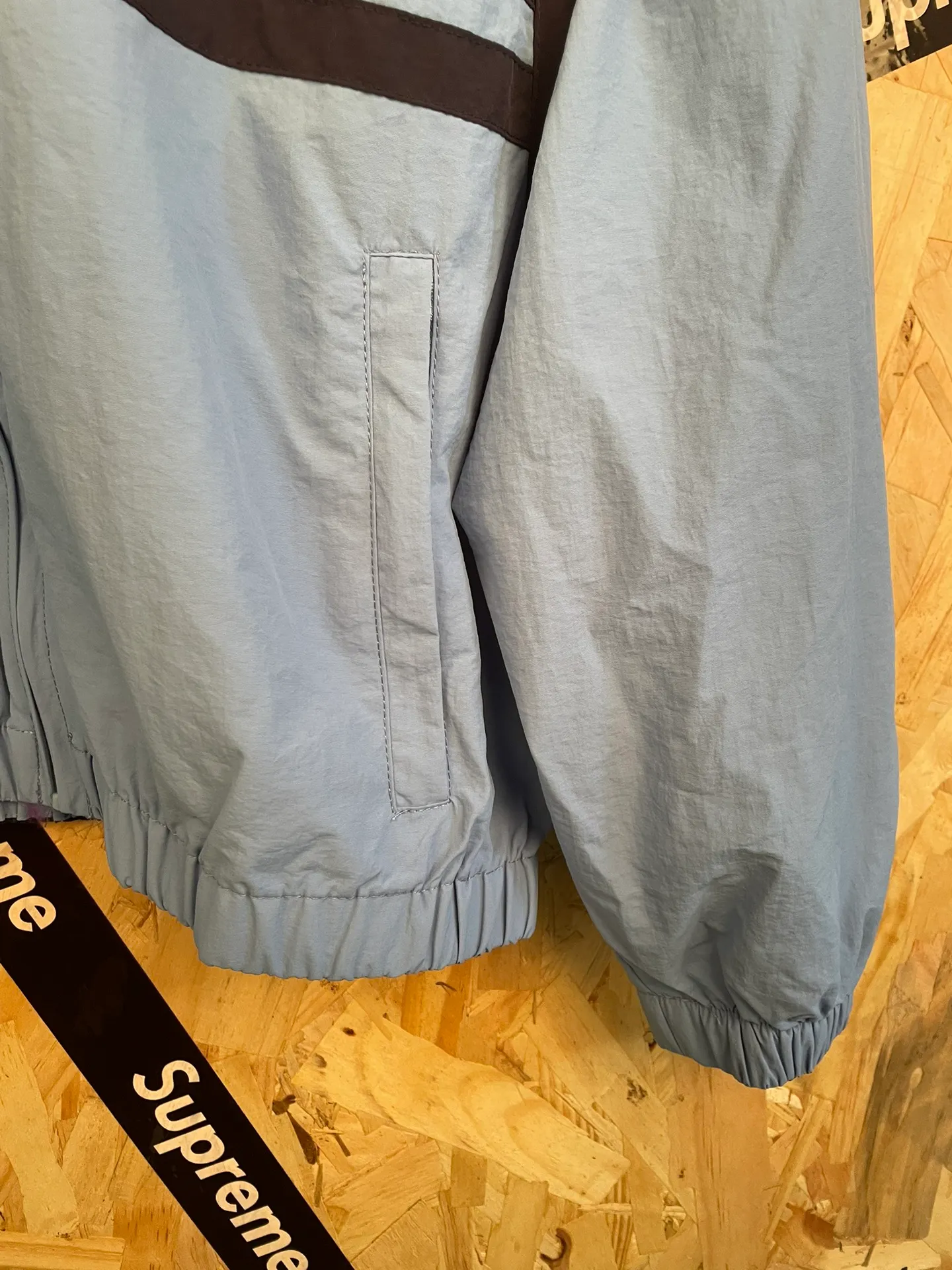 Style No.: 8102 Supreme x Ducati Joint Series Functional Racing Style Suit Windbreaker Jacket Size: S M L XL Color: Blue Jacket