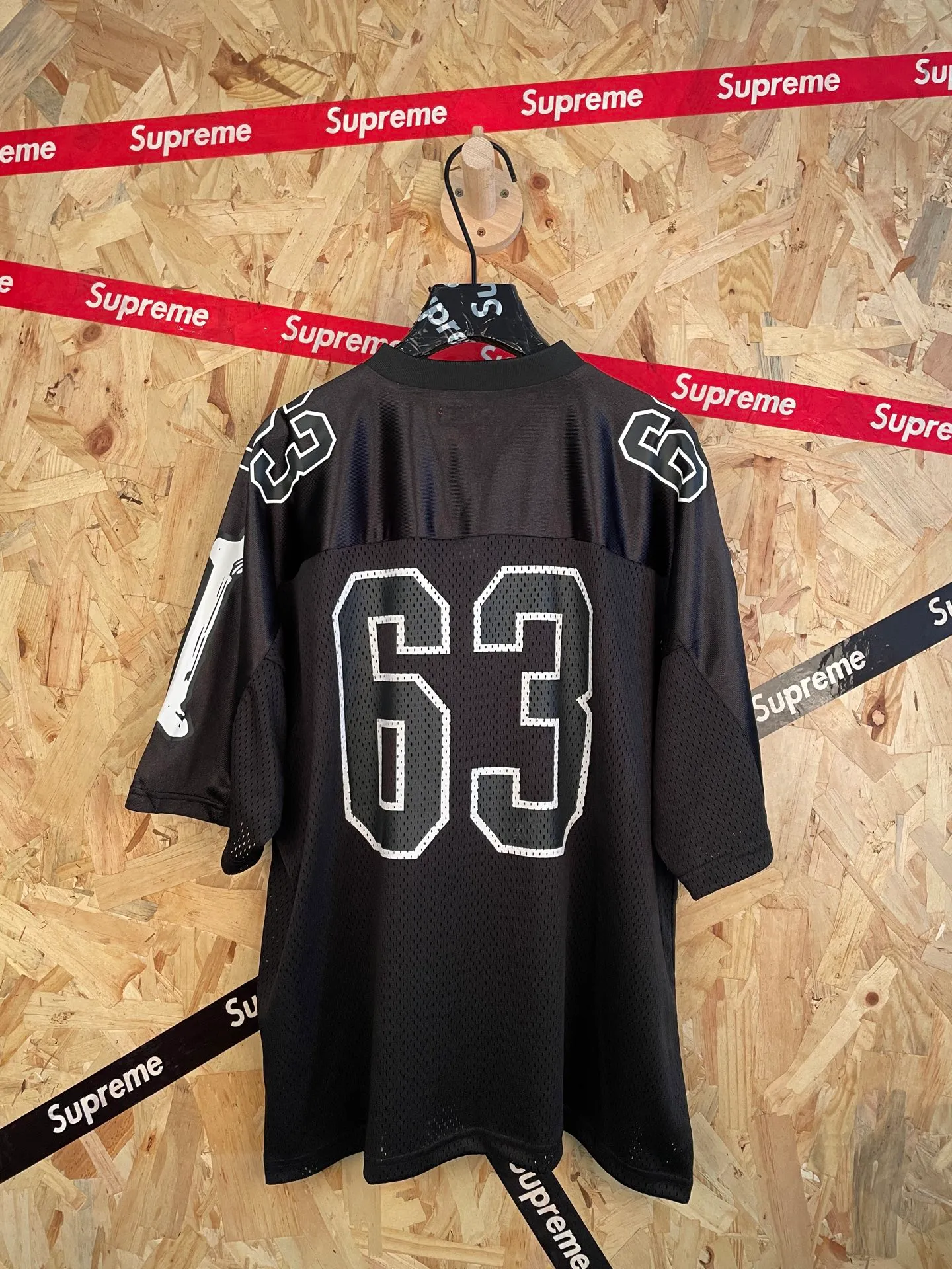 Style number: 8189 supreme Bones Football Jersey Bone digital mesh short-sleeved T-shirt football jersey Color: Black White Size: S-XL