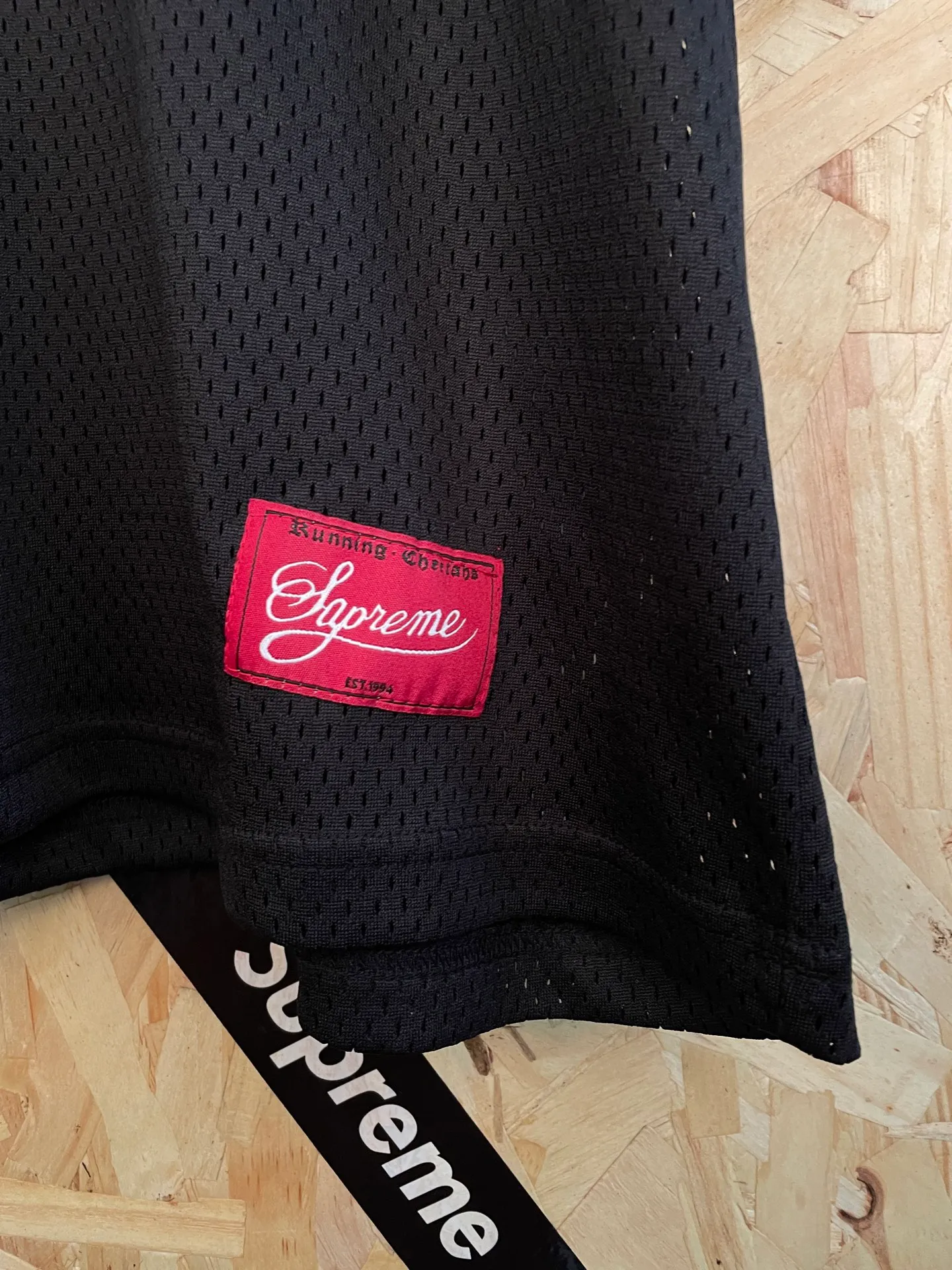 Style number: 8189 supreme Bones Football Jersey Bone digital mesh short-sleeved T-shirt football jersey Color: Black White Size: S-XL