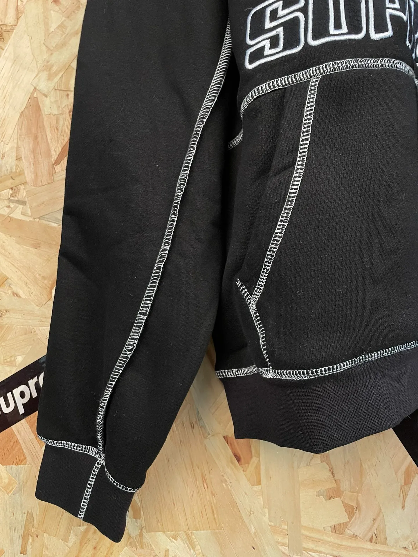 Style number: 8118 supreme American street embroidered topstitch sports sweatshirt suit (plus velvet) size: S M L XL color: Black top
