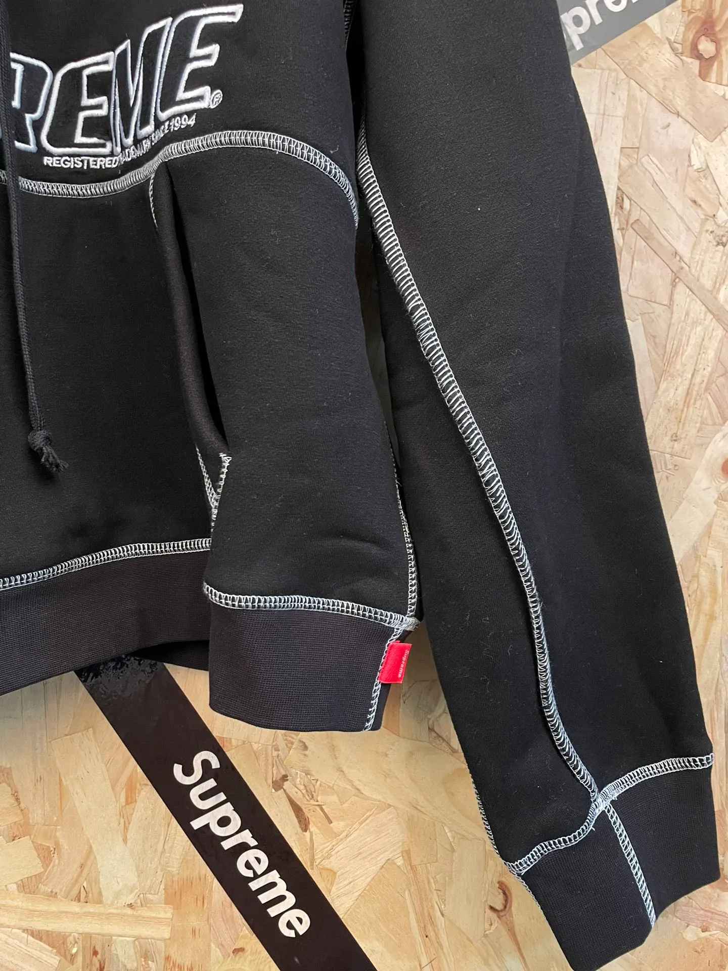 Style number: 8118 supreme American street embroidered topstitch sports sweatshirt suit (plus velvet) size: S M L XL color: Black top