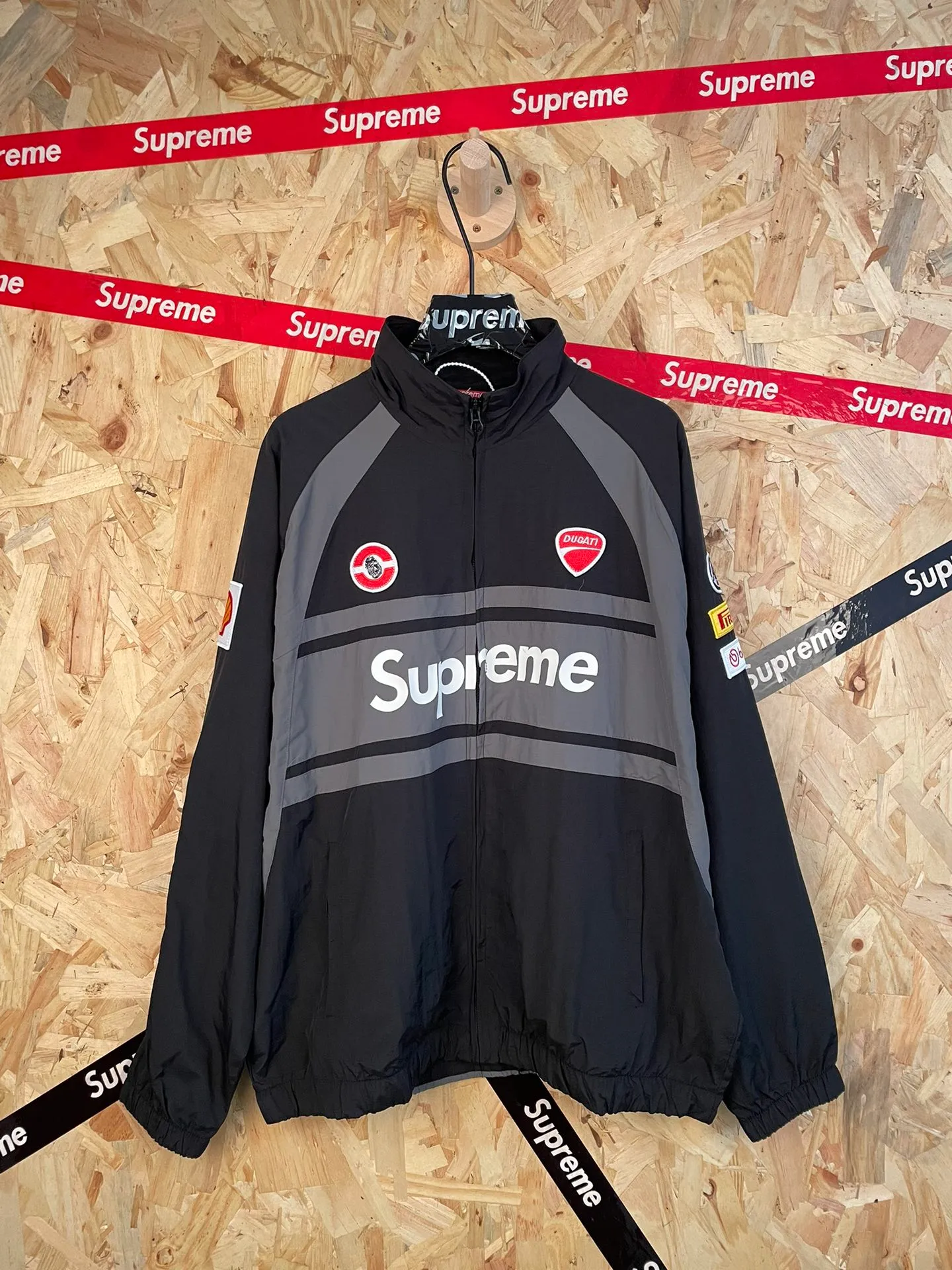 Style No.: 8102 Supreme x Ducati Joint Series Functional Racing Style Suit Windbreaker Jacket Size: S M L XL Color: Black Jacket