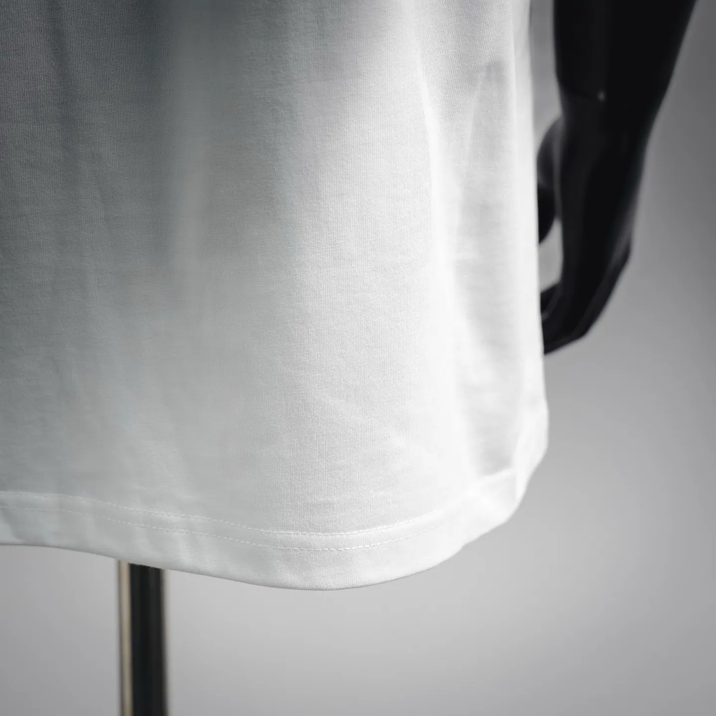 WE 11DONE 26SS Same Style T 320 ：Gray、White Sizes：S、M、L