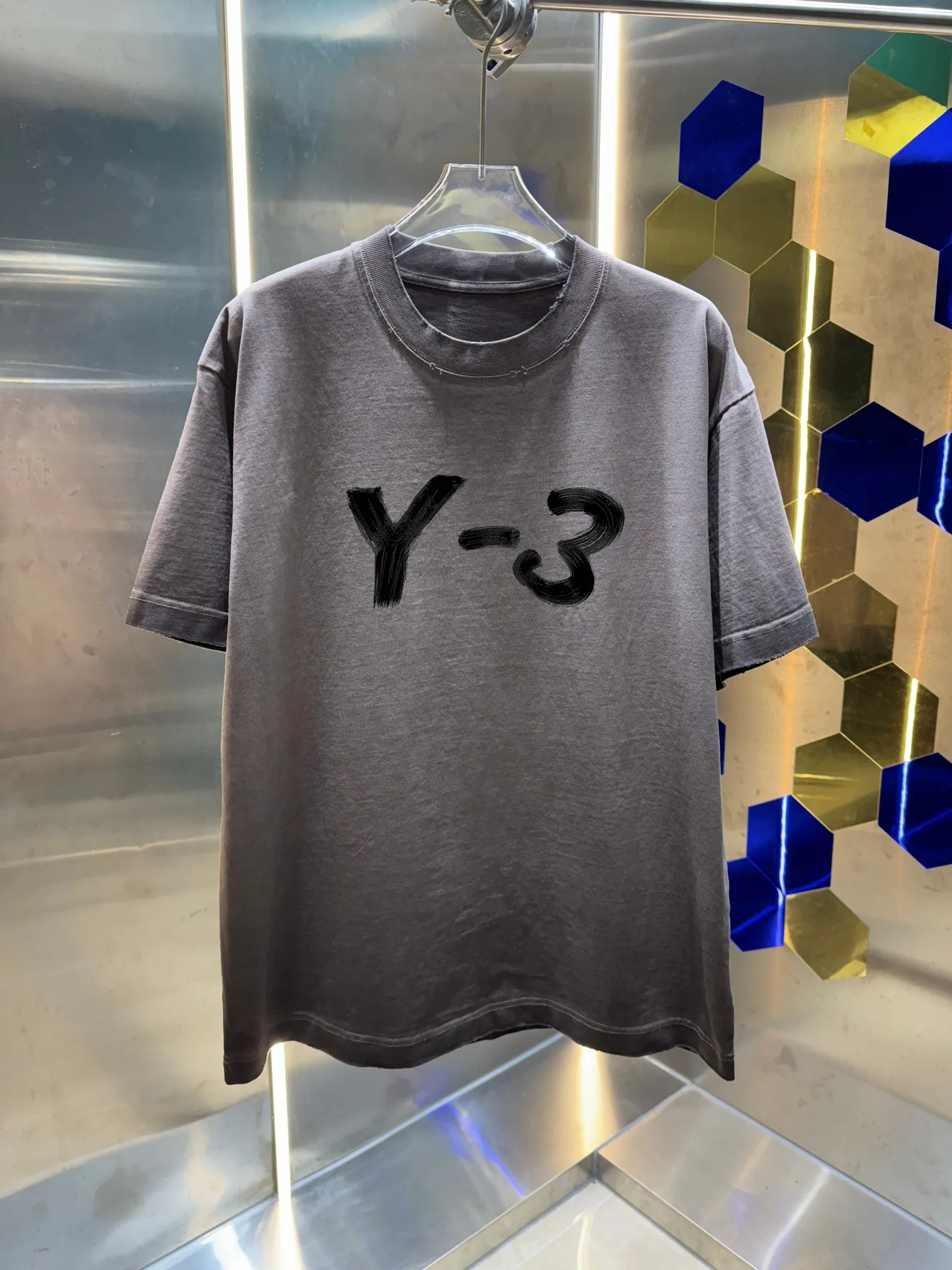Y 3*Yamamoto*Yoji 2026 Spring and Summer New Arrival Simple signature letter printing technology Y-3 Washed and worn Round neck short-sleeved T-shirt Men and women Same Style Tag Collar label Washed mark Complete with three labels Color: Washed black Washed white Washed gray Brown Size: S M L XL XXL