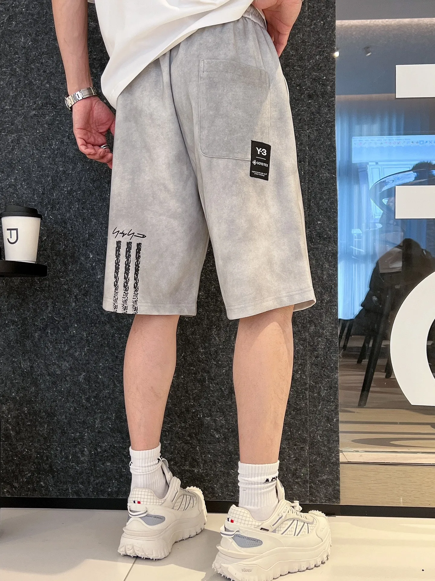 Y 3 Complete three standards 2026 summer New Arrival men's casual shorts, advanced custom-made Breathable fabric Breathable fabric with high elasticity and comfort, impeccable details, top-grade accessories, original logo design concept, delicate and soft feel! The upper body fit is awesome! Size: M-XXXL Please state your height and weight when ordering
