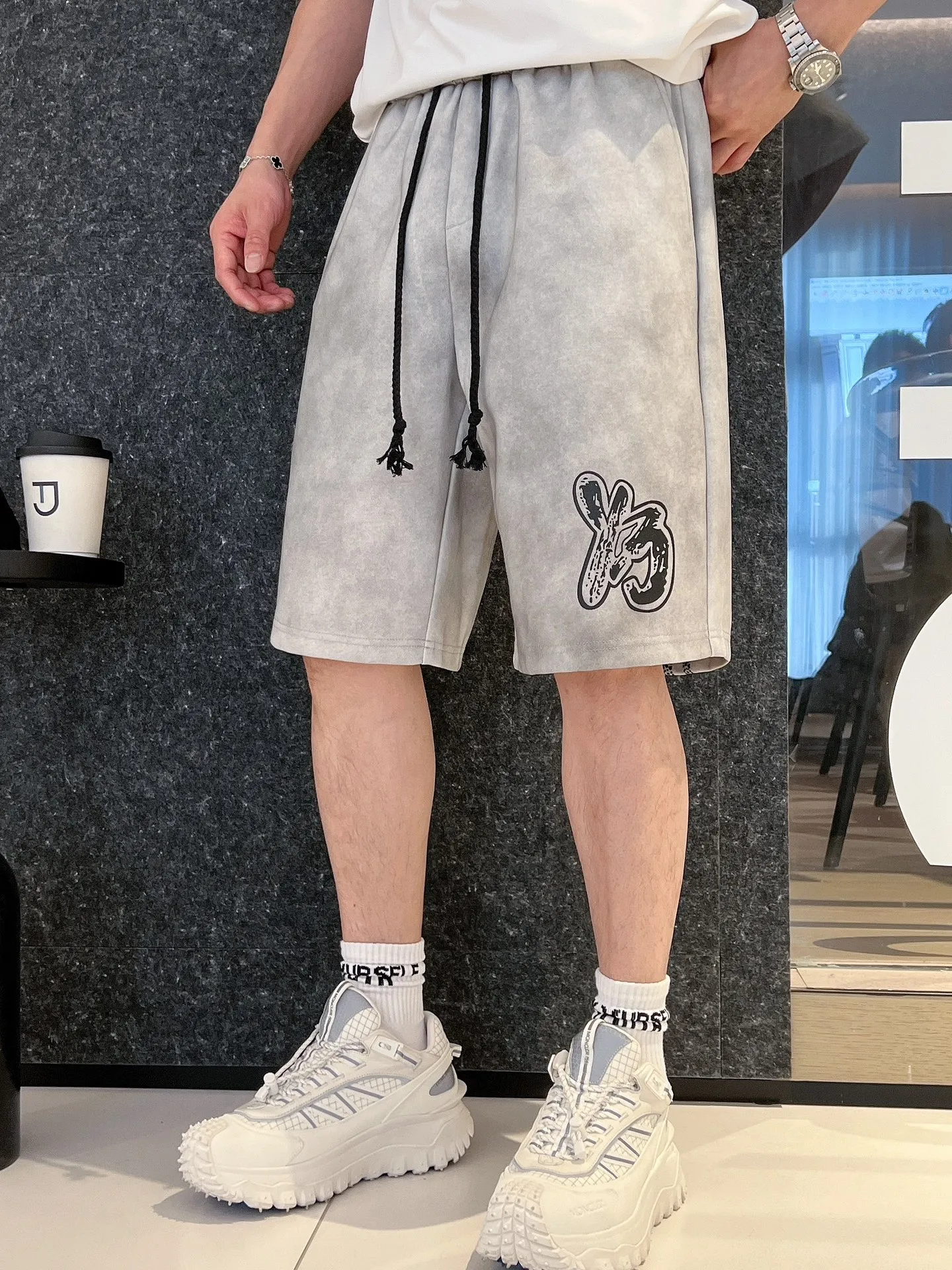 Y 3 Complete three standards 2026 summer New Arrival men's casual shorts, advanced custom-made Breathable fabric Breathable fabric with high elasticity and comfort, impeccable details, top-grade accessories, original logo design concept, delicate and soft feel! The upper body fit is awesome! Size: M-XXXL Please state your height and weight when ordering