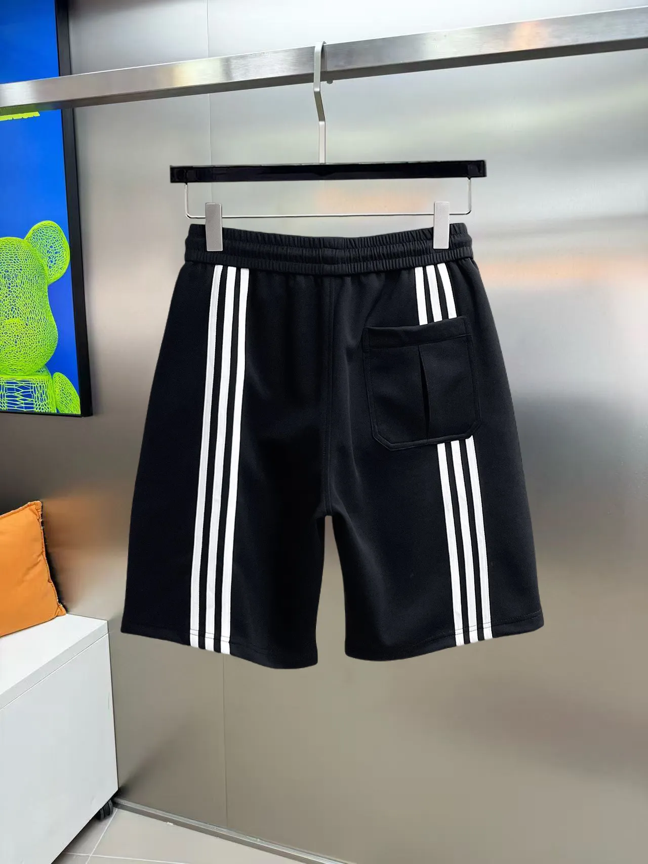Y 3 Complete three standards 2026 summer New Arrival men's casual shorts, advanced custom-made Breathable fabric Breathable fabric with high elasticity and comfort, impeccable details, top-grade accessories, original logo design concept, delicate and soft feel! The upper body fit is awesome! Size: M-XXXL Please state your height and weight when ordering