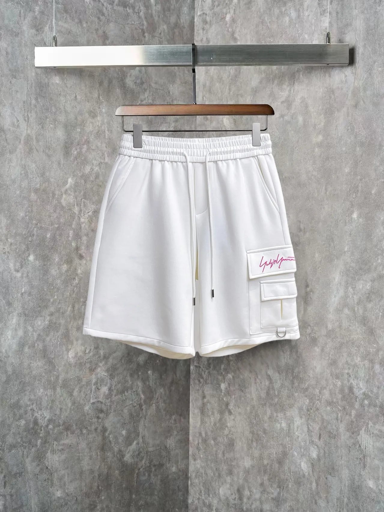 Y 3 Complete three standards 2026 summer New Arrival men's casual shorts, advanced custom-made Breathable fabric Breathable fabric with high elasticity and comfort, impeccable details, top-grade accessories, original logo design concept, delicate and soft feel! The upper body fit is awesome! Size: M-XXXL Please state your height and weight when ordering