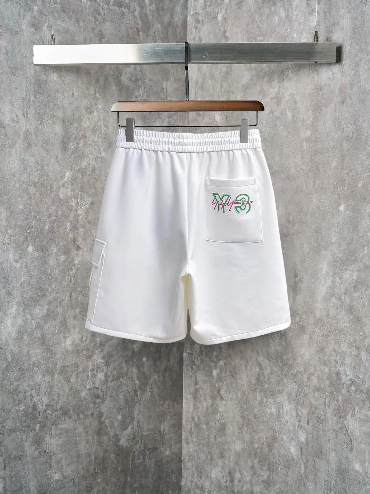 Y 3 Complete three standards 2026 summer New Arrival men's casual shorts, advanced custom-made Breathable fabric Breathable fabric with high elasticity and comfort, impeccable details, top-grade accessories, original logo design concept, delicate and soft feel! The upper body fit is awesome! Size: M-XXXL Please state your height and weight when ordering