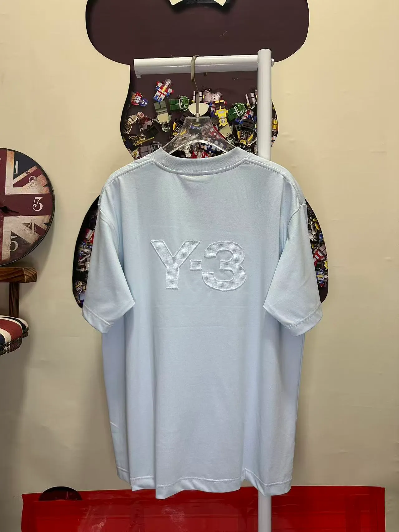 L 26709# Y-3 New spring and summer model, the original high version Y-3. The fabric is made of high-density pure cotton. It does not deform or shrink. Process introduction: Catwalk style. Personalized logo on the front and rear panels. The left sleeve uses 10,000-needle BEHRINGER precision embroidery🪡 Color: Black White Light Blue Pink Size: S-XXL