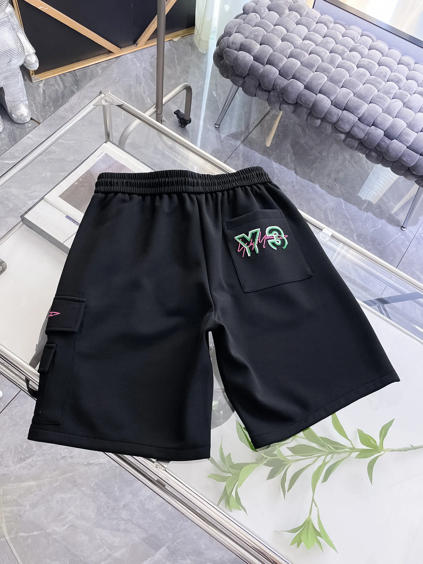 Y 3 Complete three standards 2026 summer New Arrival men's casual shorts, advanced custom-made Breathable fabric Breathable fabric with high elasticity and comfort, impeccable details, top-grade accessories, original logo design concept, delicate and soft feel! The upper body fit is awesome! Size: M-XXXL Please state your height and weight when ordering