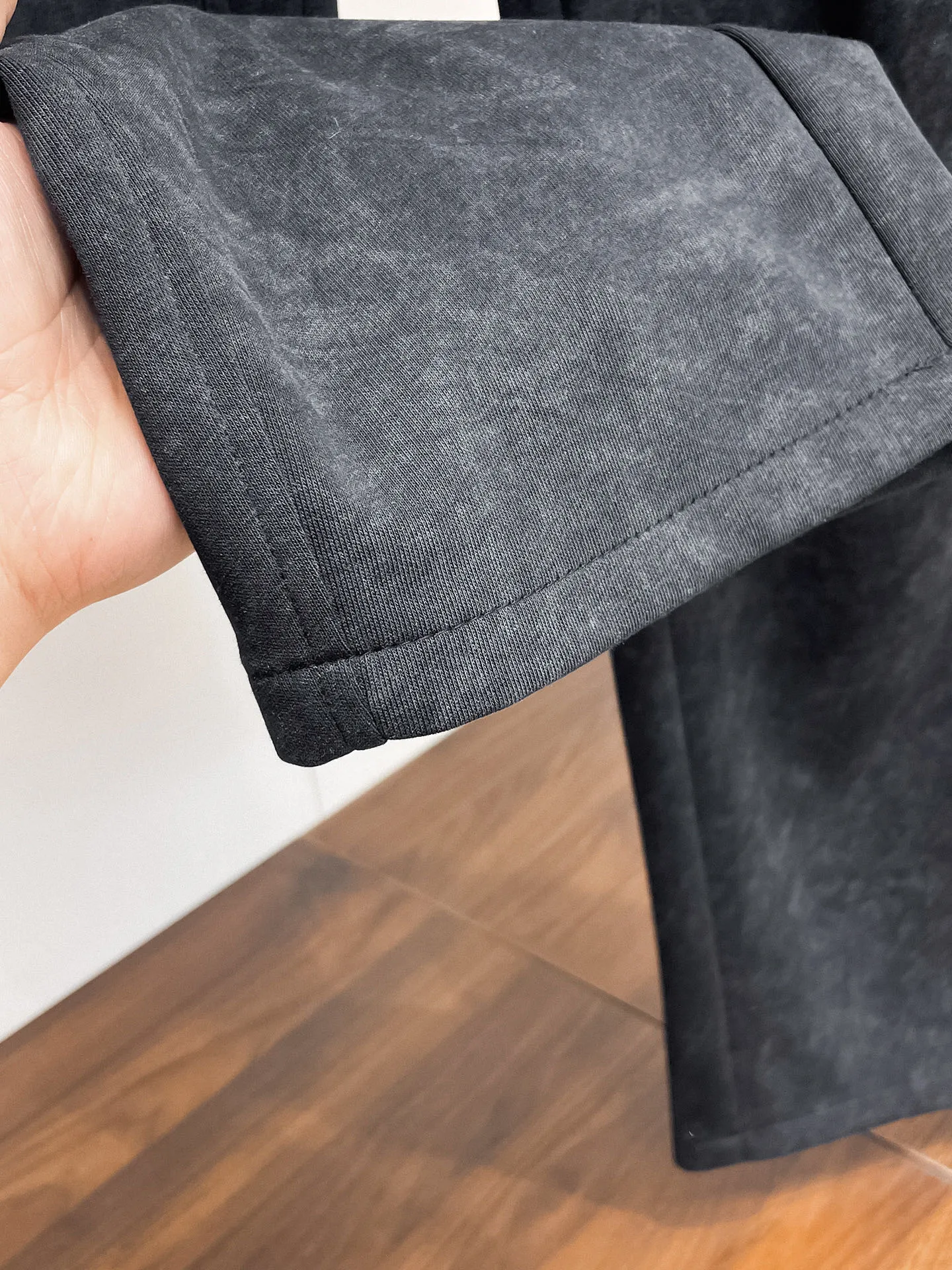 Y 3 🆕2026 spring New Arrival trousers and casual pants🎁 are on sale simultaneously on the official website. Brand Classic LOGO casual pants, customized fabrics, excellent comfort and strong touch. Highly recognisable, perfect appearance and craftsmanship. Size:M-3XL