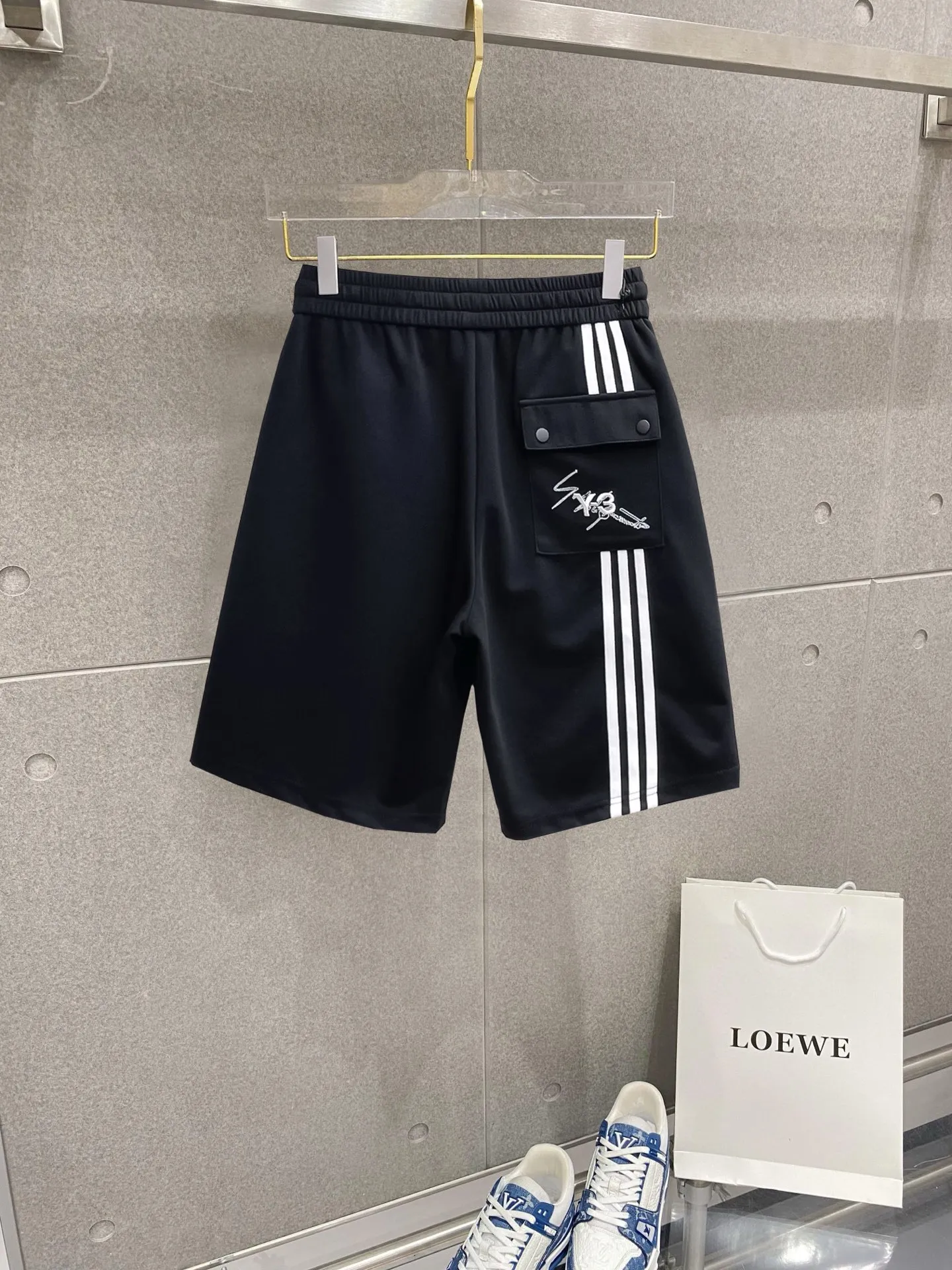 Y 3 Complete three standards 2026 summer New Arrival men's casual shorts, advanced custom-made Breathable fabric Breathable fabric with high elasticity and comfort, impeccable details, top-grade accessories, original logo design concept, delicate and soft feel! The upper body fit is awesome! Size: M-XXXL Please state your height and weight when ordering