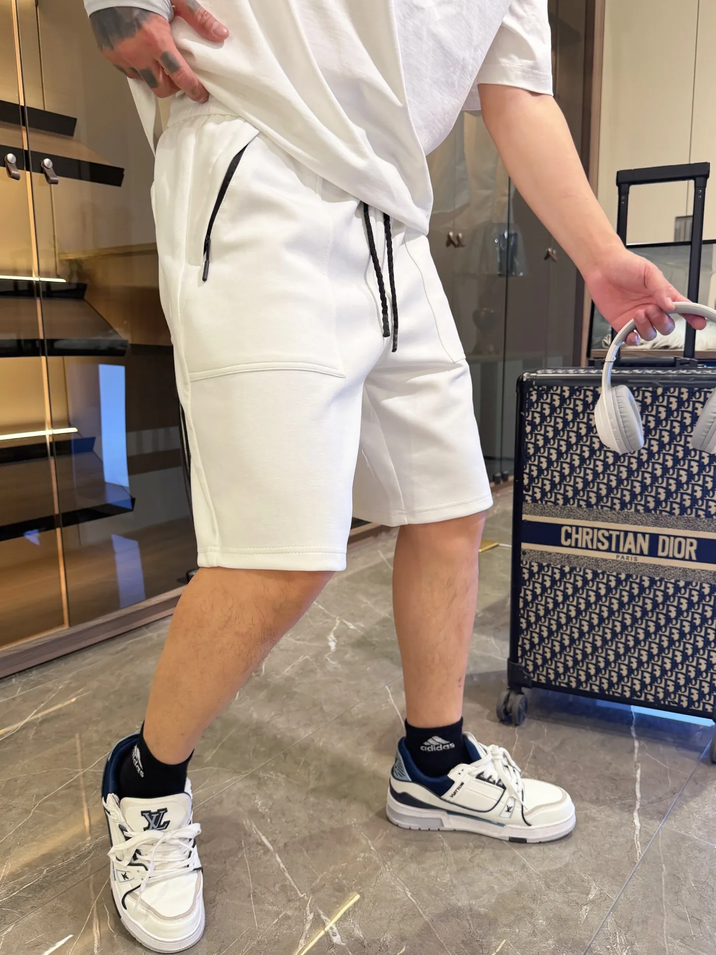 Y 3 Complete three standards 2026 summer New Arrival men's casual shorts, advanced custom-made Breathable fabric Breathable fabric with high elasticity and comfort, impeccable details, top-grade accessories, original logo design concept, delicate and soft feel! The upper body shape is awesome! Size: M-XXXL Please state your height and weight when ordering