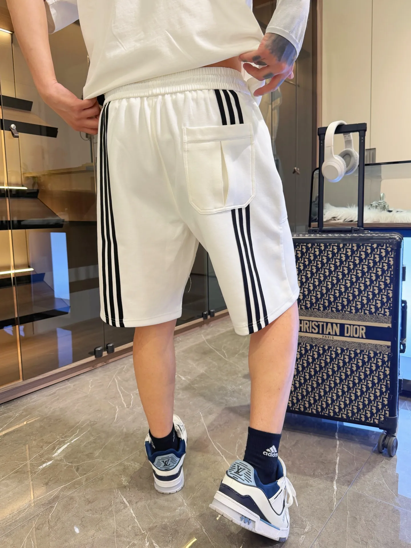 Y 3 Complete three standards 2026 summer New Arrival men's casual shorts, advanced custom-made Breathable fabric Breathable fabric with high elasticity and comfort, impeccable details, top-grade accessories, original logo design concept, delicate and soft feel! The upper body shape is awesome! Size: M-XXXL Please state your height and weight when ordering