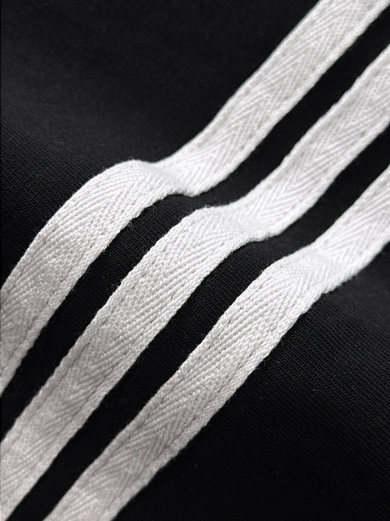 Y 3 Yohji Yamamoto × Adidas 2026 New Arrival Embossed logo Classic three-bar patch Embroidered signature letters on the back Same Style for men and women Short-sleeved T-shirt Customized gram 100% double yarn pure cotton fabric Custom dyed 32 double-strand threads Collar label, hangtag, main mark and three labels complete Color: Black Size: S M L XL