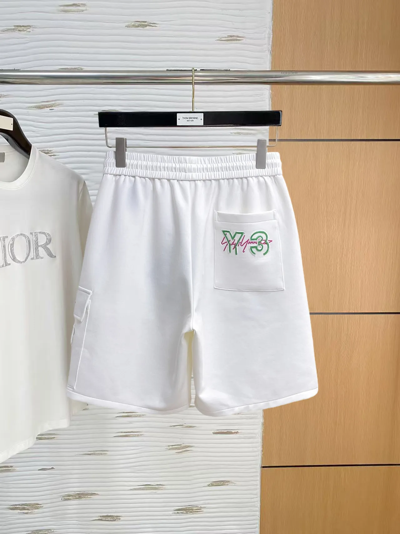 Y 3 Complete three standards 2026 summer New Arrival men's casual shorts, advanced custom-made Breathable fabric Breathable fabric with high elasticity and comfort, impeccable details, top-grade accessories, original logo design concept, delicate and soft feel! The upper body fit is awesome! Size: M-XXXL Please state your height and weight when ordering