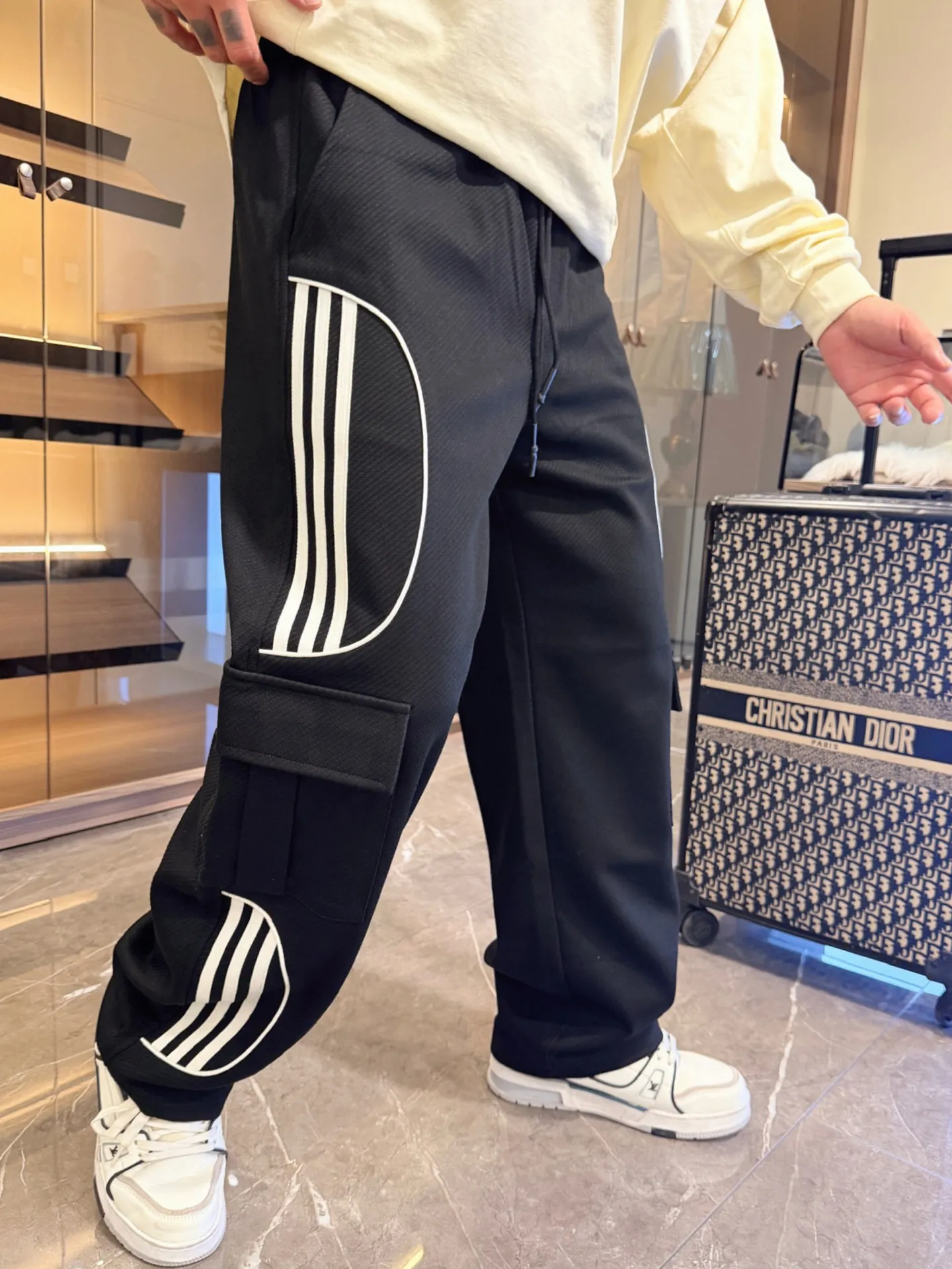 Y 3 [Higher version] The latest products for autumn and winter 2026, available at the counter simultaneously, original goods, fashionable casual trousers and casual pants, using imported original fabrics, top-grade embroidery 🪡 craft letter pattern logo, original hardware accessories decoration, simple yet fashionable, fashionable and handsome upper body, Sizes: M-3XL