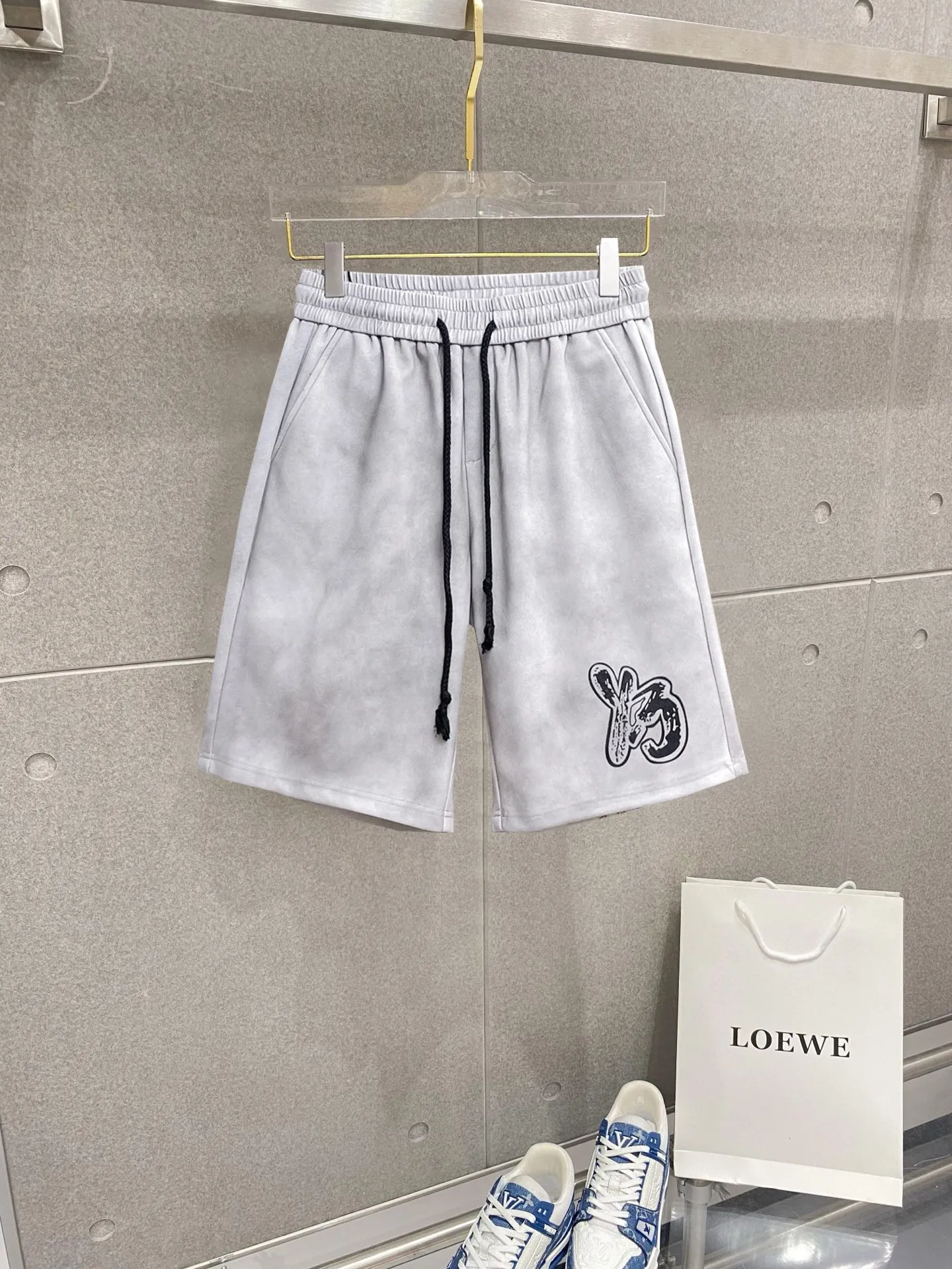 Y 3 Complete three standards 2026 summer New Arrival men's casual shorts, advanced custom-made Breathable fabric Breathable fabric with high elasticity and comfort, impeccable details, top-grade accessories, original logo design concept, delicate and soft feel! The upper body fit is awesome! Size: M-XXXL Please state your height and weight when ordering