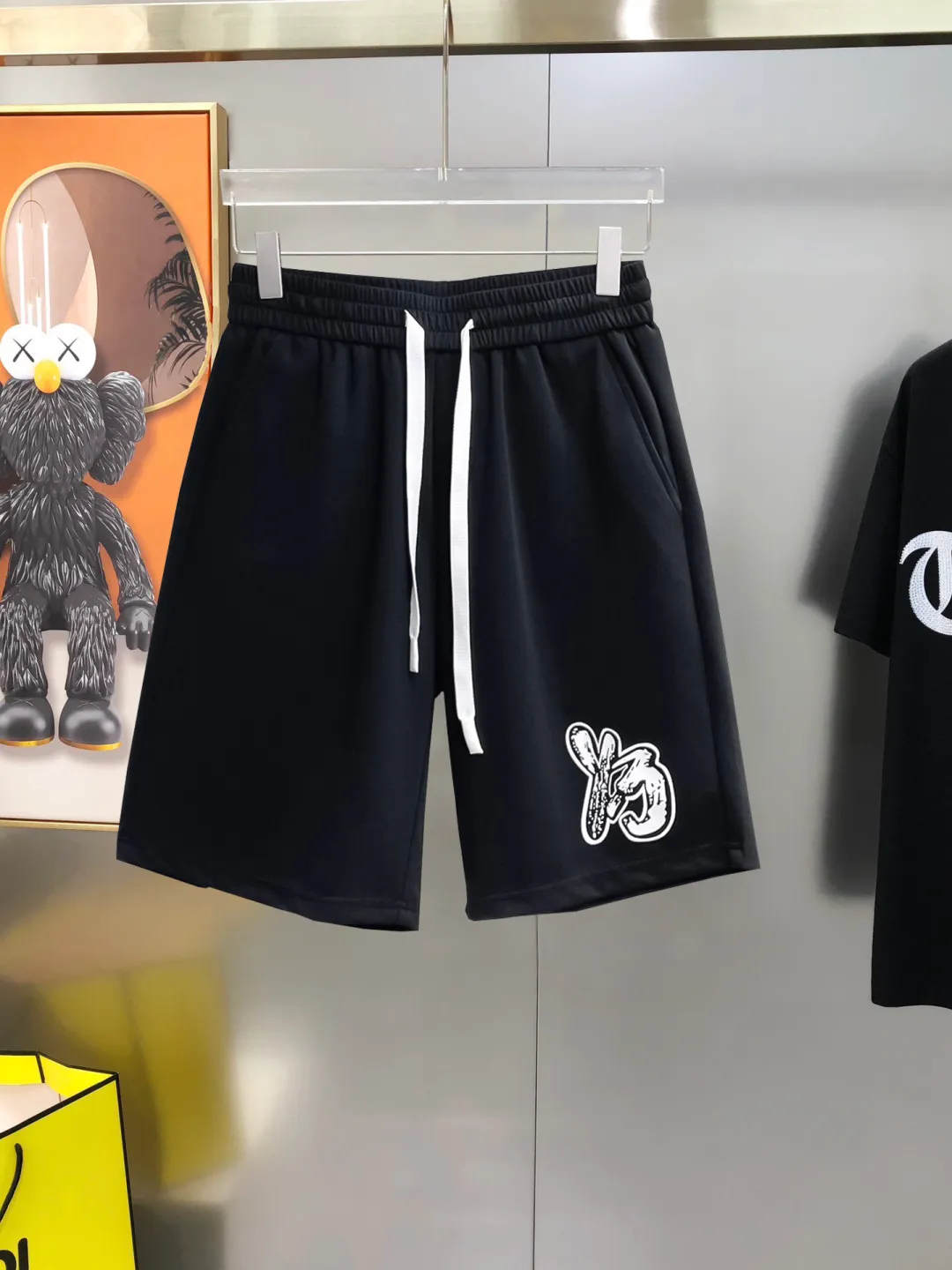 Y 3 Complete three standards 2026 summer New Arrival men's casual shorts, advanced custom-made Breathable fabric Breathable fabric with high elasticity and comfort, impeccable details, top-grade accessories, original logo design concept, delicate and soft feel! The upper body fit is awesome! Size: M-XXXL Please state your height and weight when ordering