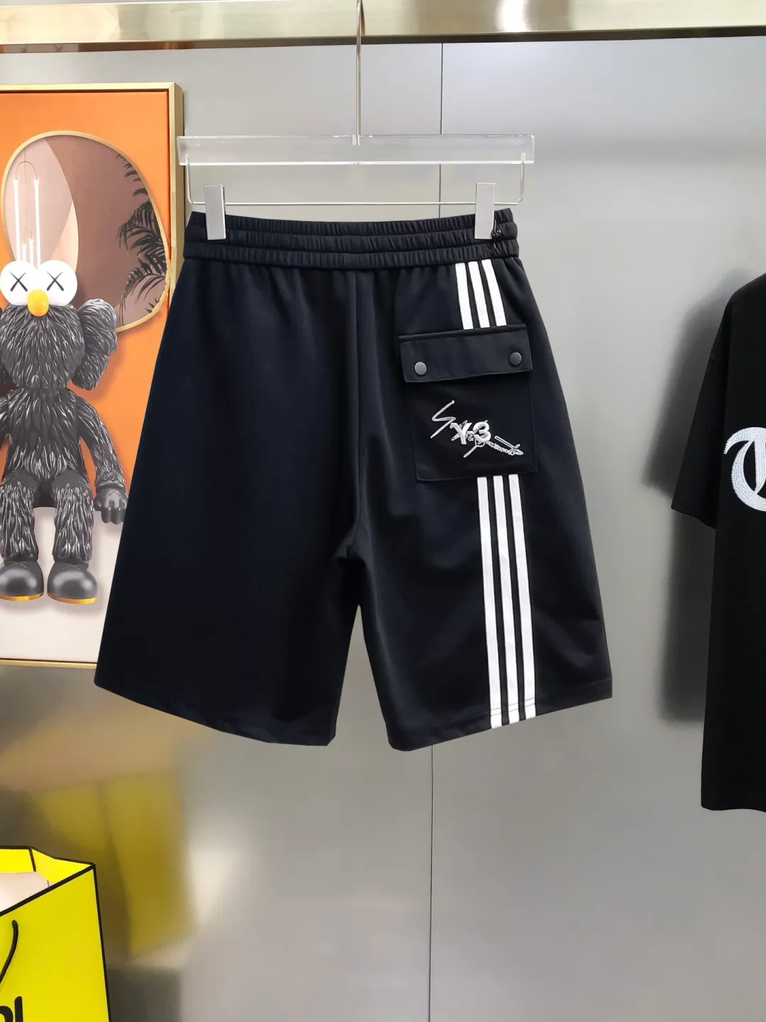 Y 3 Complete three standards 2026 summer New Arrival men's casual shorts, advanced custom-made Breathable fabric Breathable fabric with high elasticity and comfort, impeccable details, top-grade accessories, original logo design concept, delicate and soft feel! The upper body fit is awesome! Size: M-XXXL Please state your height and weight when ordering