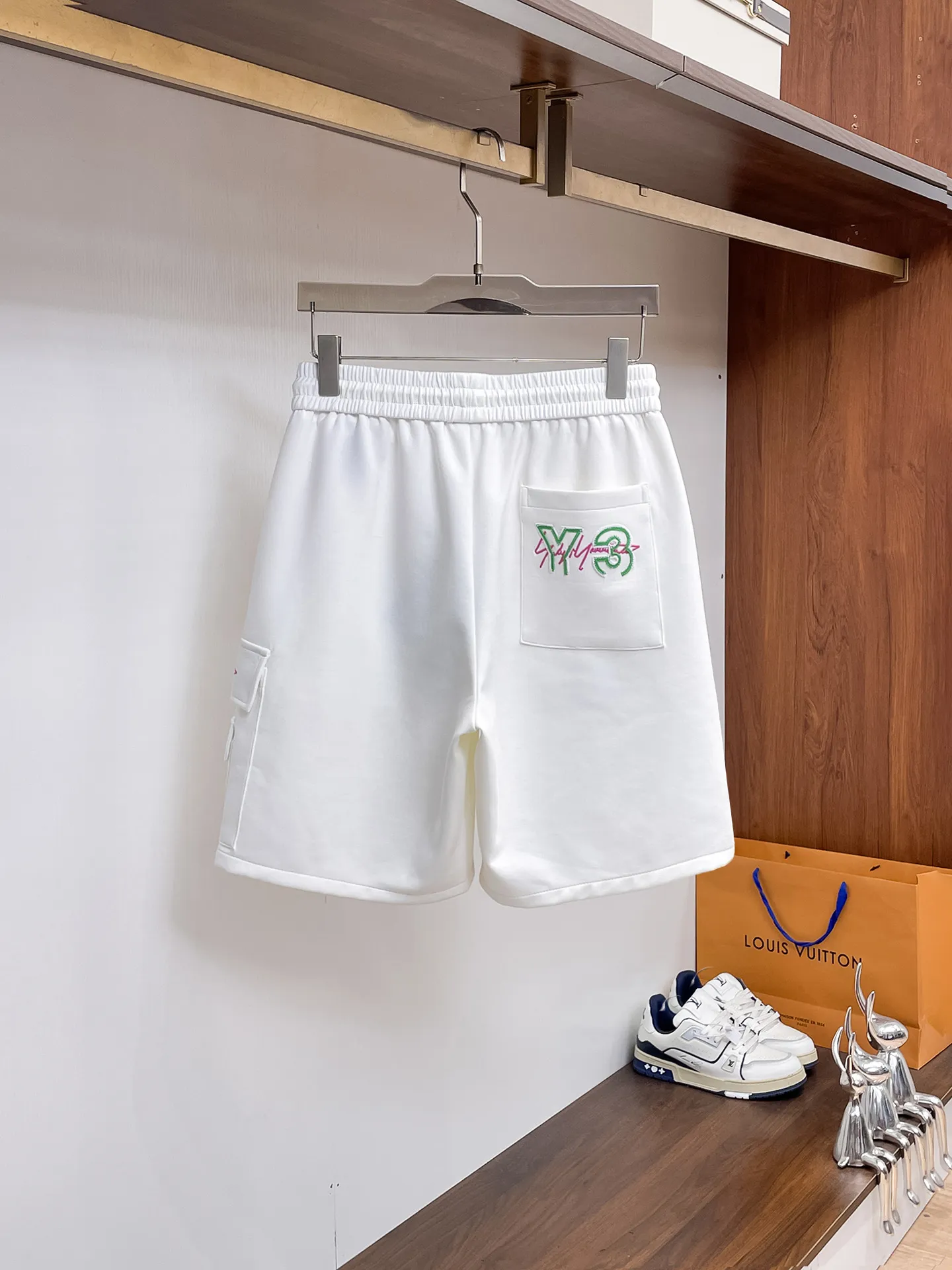 Y 3 Complete three standards 2026 summer New Arrival men's casual shorts, advanced custom-made Breathable fabric Breathable fabric with high elasticity and comfort, impeccable details, top-grade accessories, original logo design concept, delicate and soft feel! The upper body fit is awesome! Size: M-XXXL Please state your height and weight when ordering