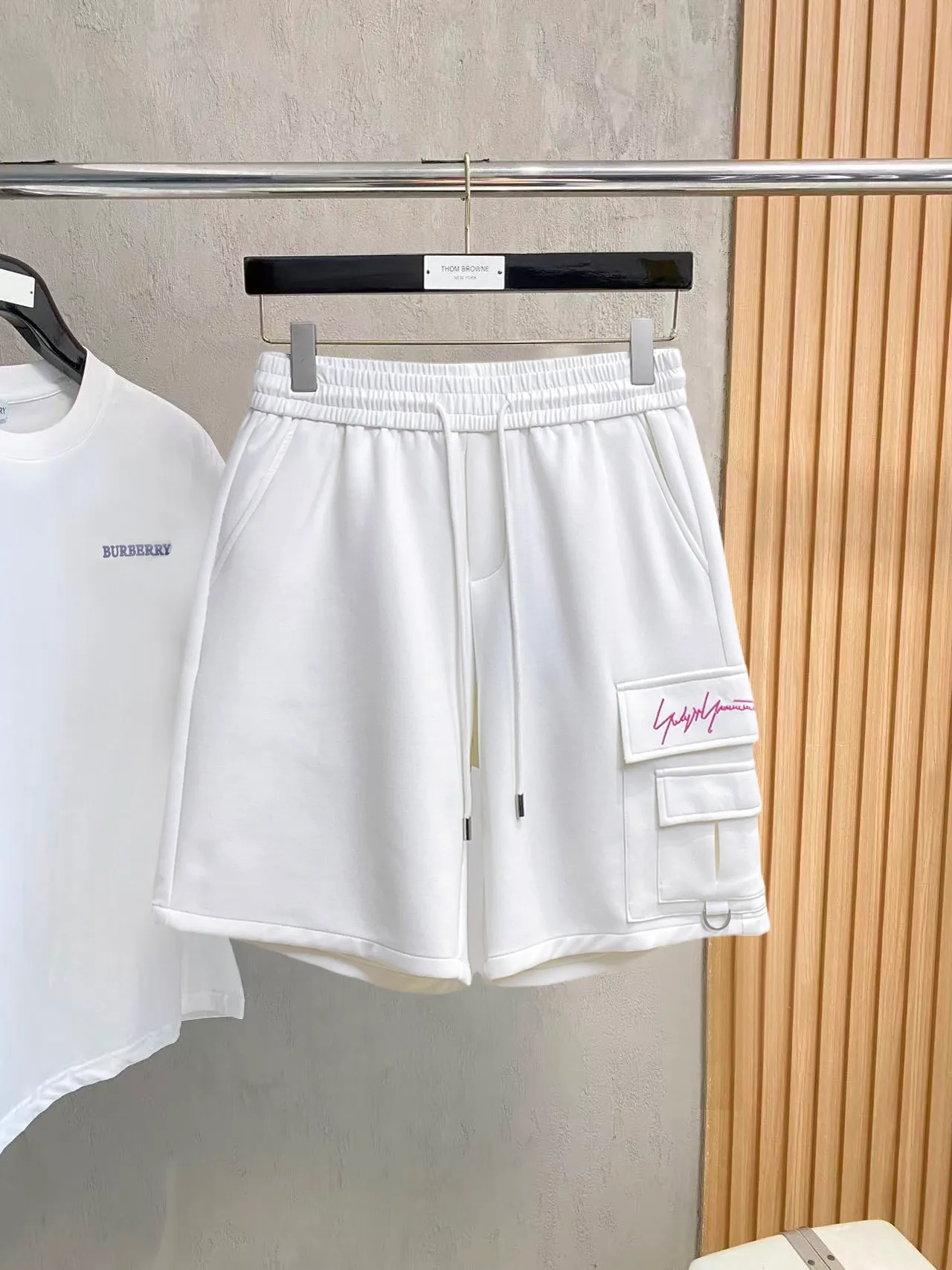 Y 3 Complete three standards 2026 summer New Arrival men's casual shorts, advanced custom-made Breathable fabric Breathable fabric with high elasticity and comfort, impeccable details, top-grade accessories, original logo design concept, delicate and soft feel! The upper body fit is awesome! Size: M-XXXL Please state your height and weight when ordering