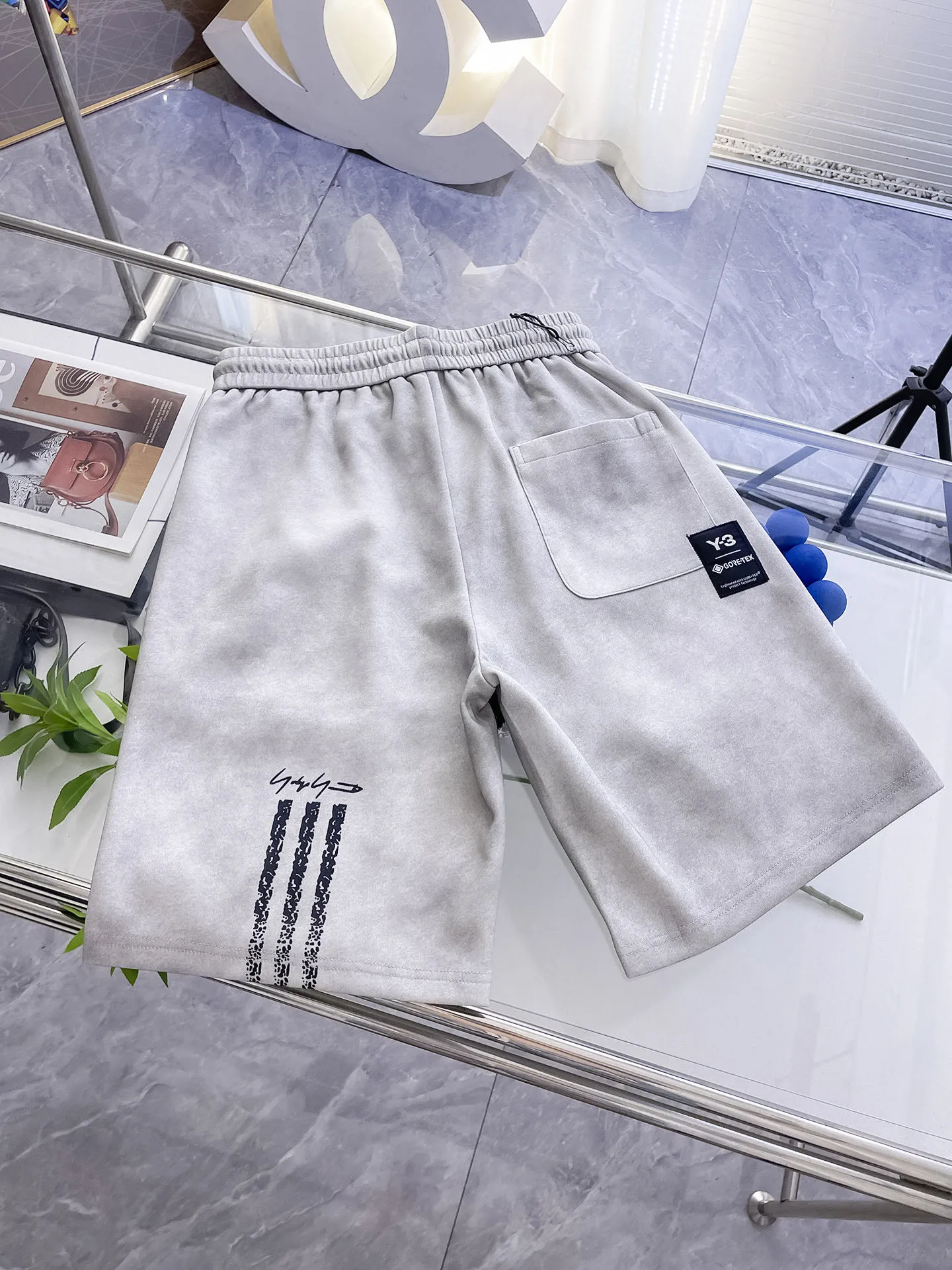 Y 3 Complete three standards 2026 summer New Arrival men's casual shorts, advanced custom-made Breathable fabric Breathable fabric with high elasticity and comfort, impeccable details, top-grade accessories, original logo design concept, delicate and soft feel! The upper body fit is awesome! Size: M-XXXL Please state your height and weight when ordering