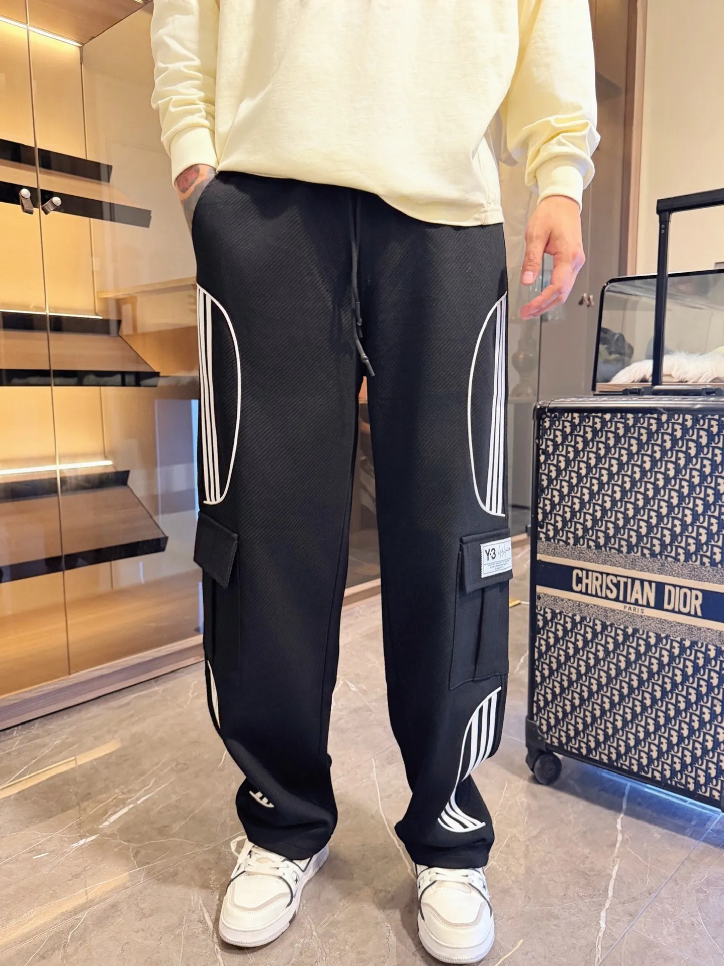 Y 3 [Higher version] The latest products for autumn and winter 2026, available at the counter simultaneously, original goods, fashionable casual trousers and casual pants, using imported original fabrics, top-grade embroidery 🪡 craft letter pattern logo, original hardware accessories decoration, simple yet fashionable, fashionable and handsome upper body, Sizes: M-3XL