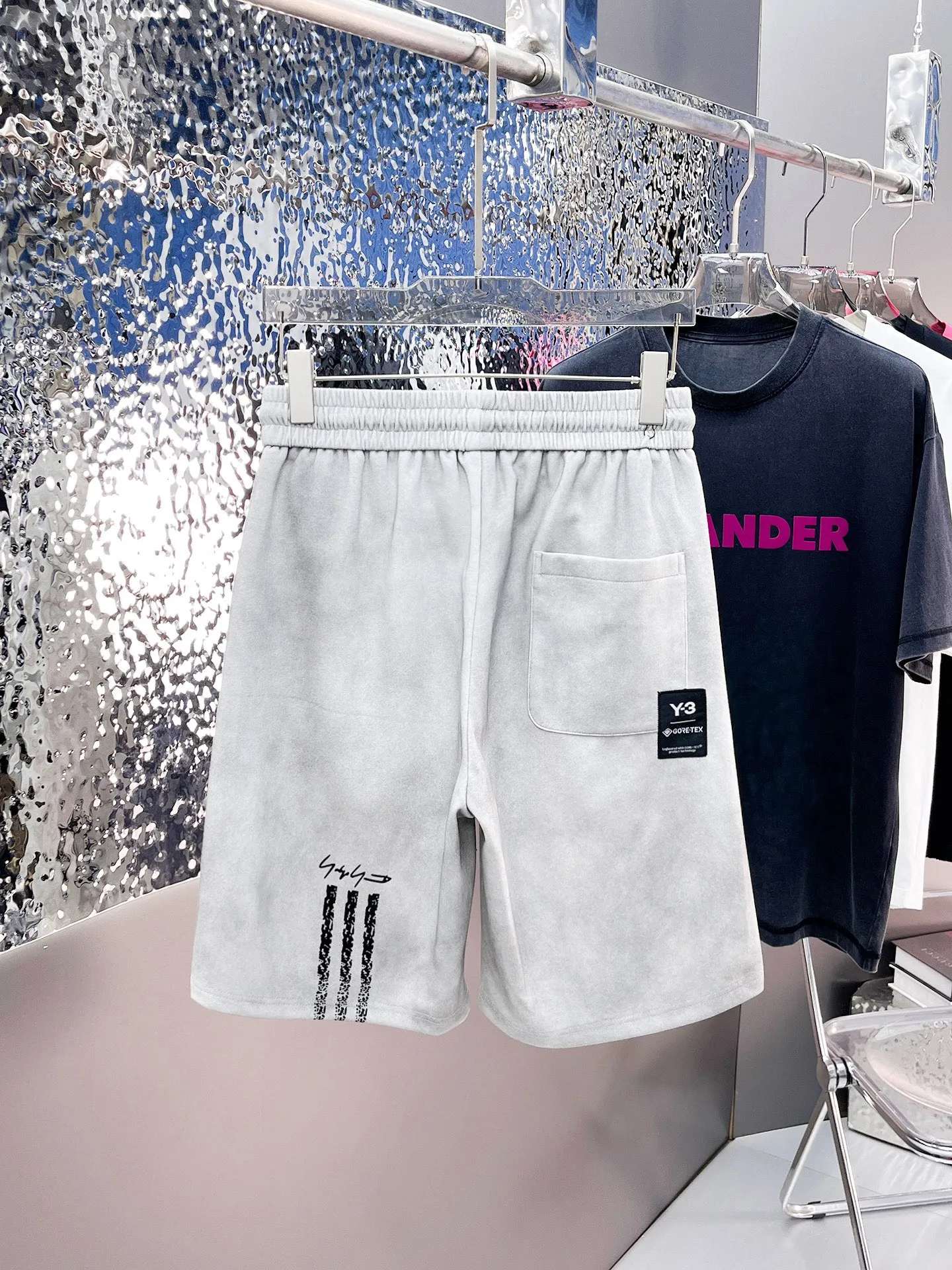 Y 3 Complete three standards 2026 summer New Arrival men's casual shorts, advanced custom-made Breathable fabric Breathable fabric with high elasticity and comfort, impeccable details, top-grade accessories, original logo design concept, delicate and soft feel! The upper body fit is awesome! Size: M-XXXL Please state your height and weight when ordering