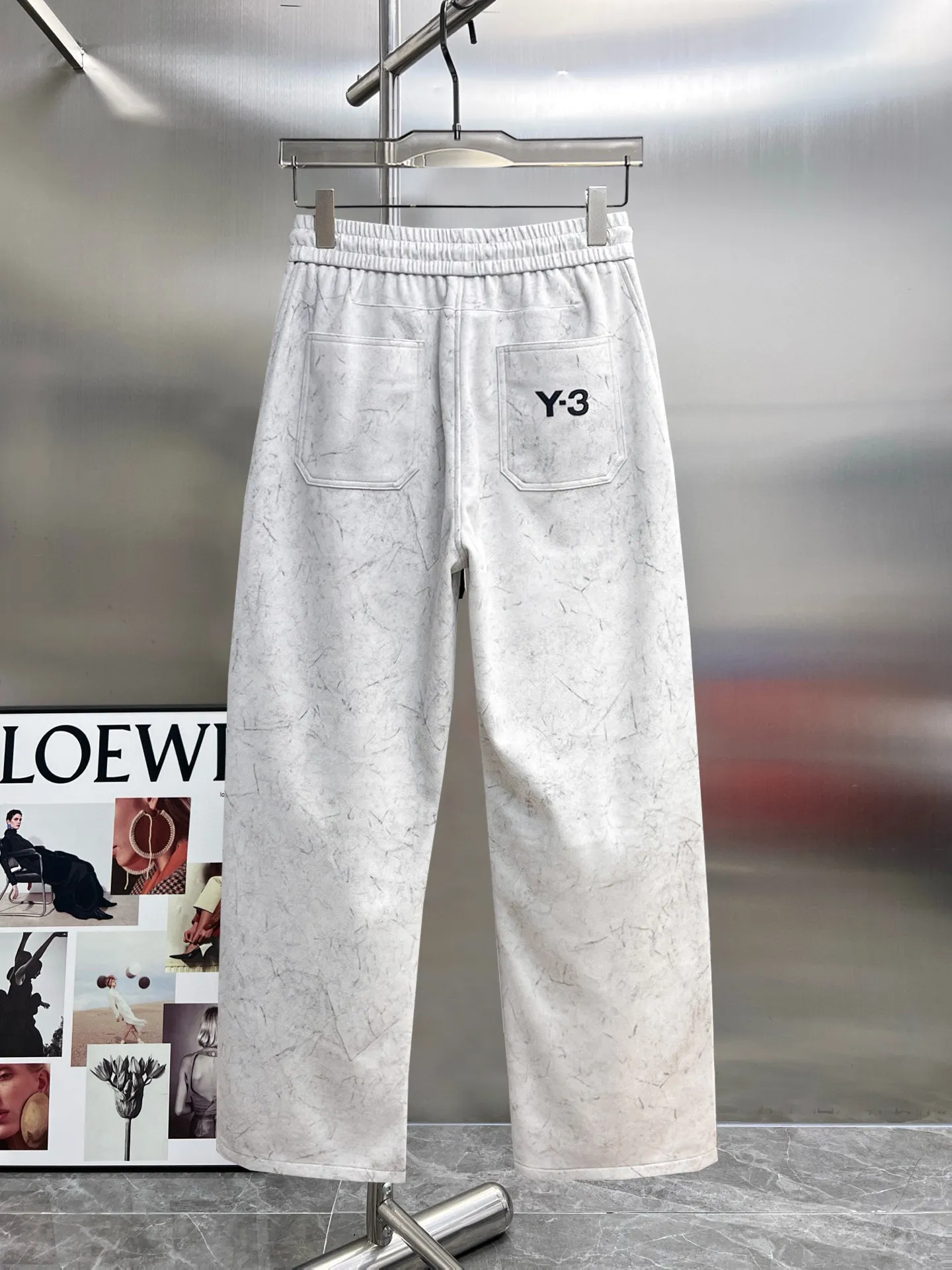 Y 3 🆕2026 Autumn and Winter New Arrival trousers and casual pants🎁 are on sale simultaneously on the official website. Brand Classic LOGO casual pants, customized fabrics, excellent comfort and strong touch. Highly recognisable, perfect appearance and craftsmanship. Size:M-3XL